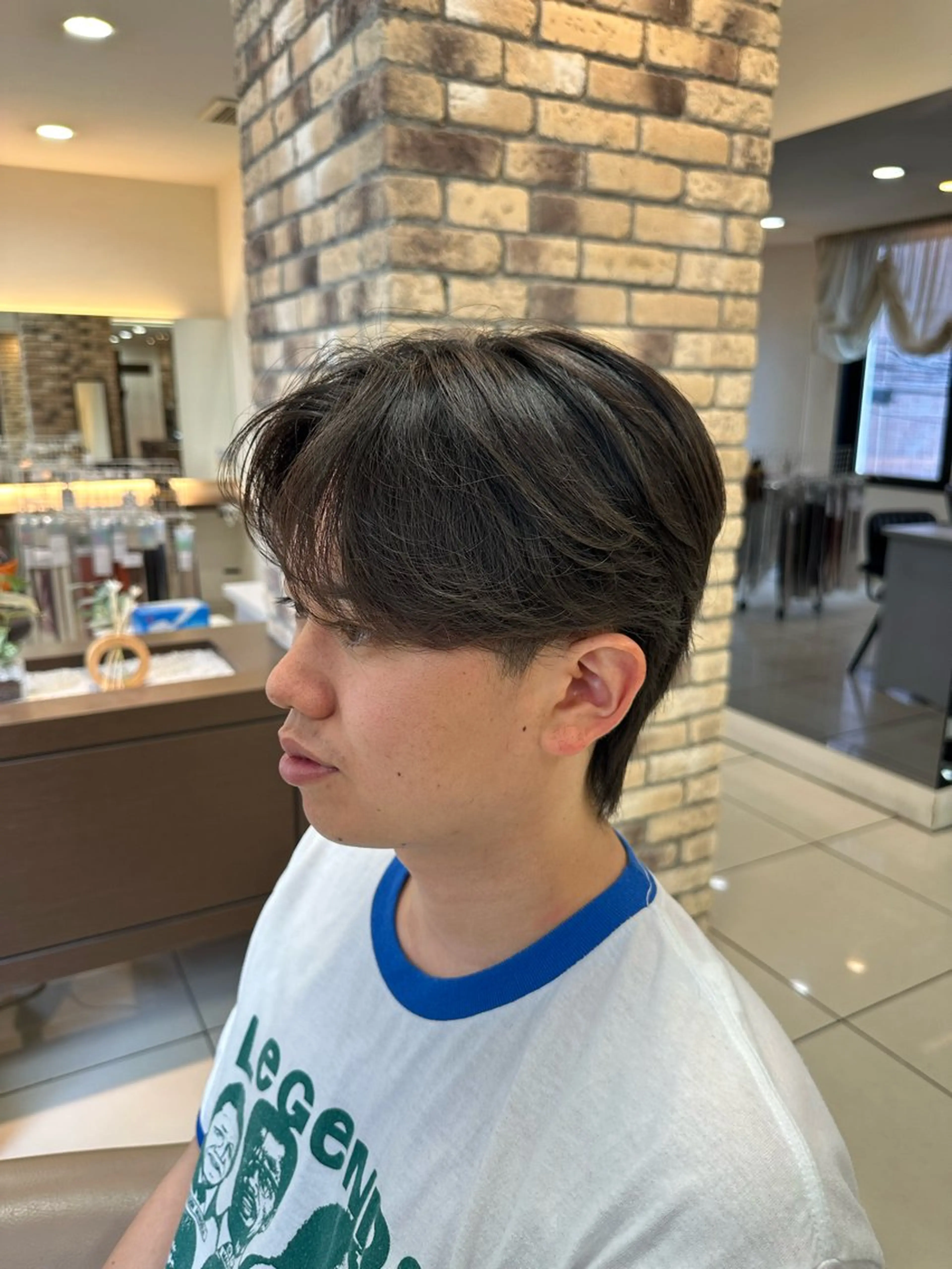 メンズ カット ラウンドマッシュシャ ドウニュアンスパーマのヘアスタイル