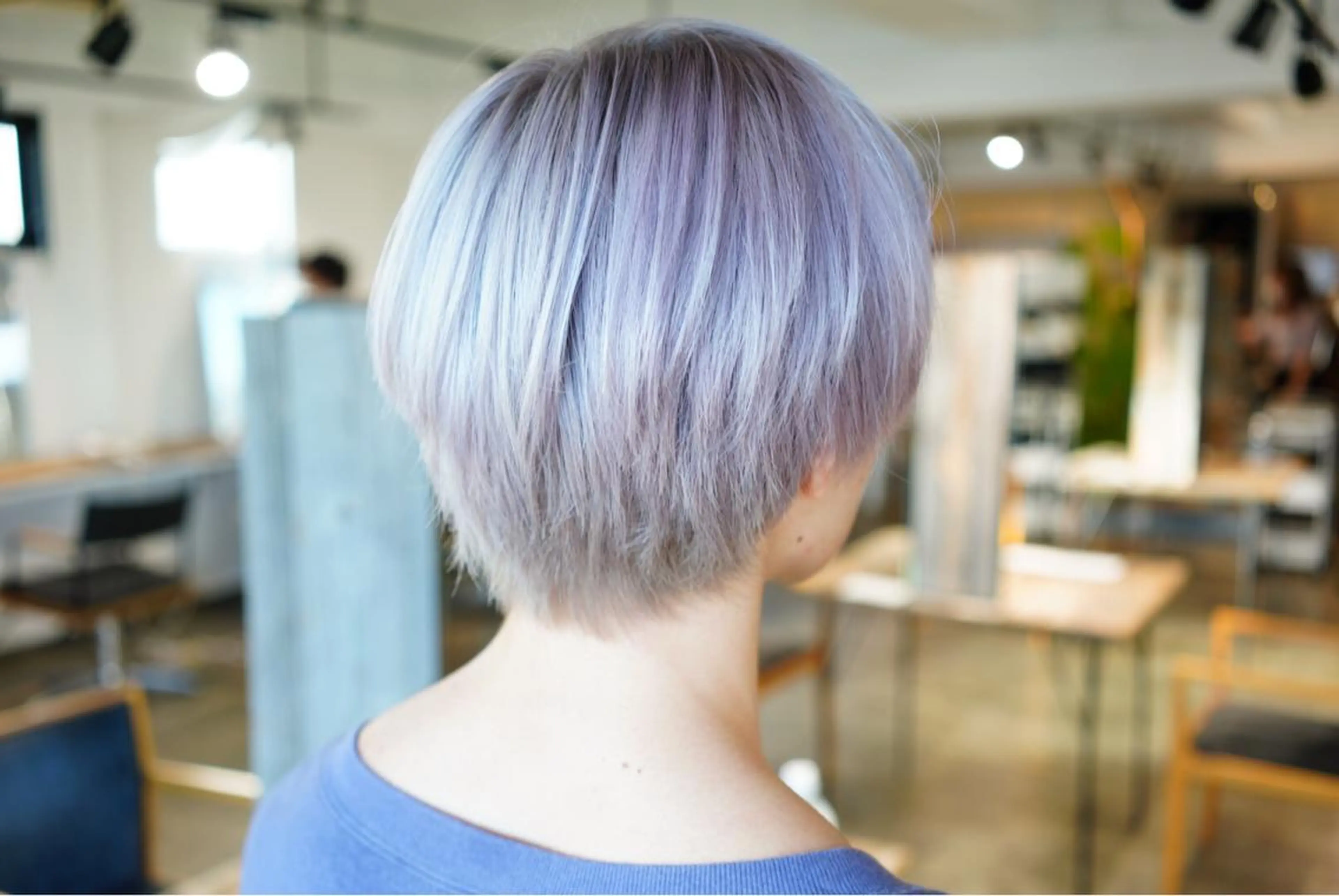 ショート カラー ヘアカラー トリートメント ハイトーン/レイヤー /ケアブリーチ石川治のヘアスタイル