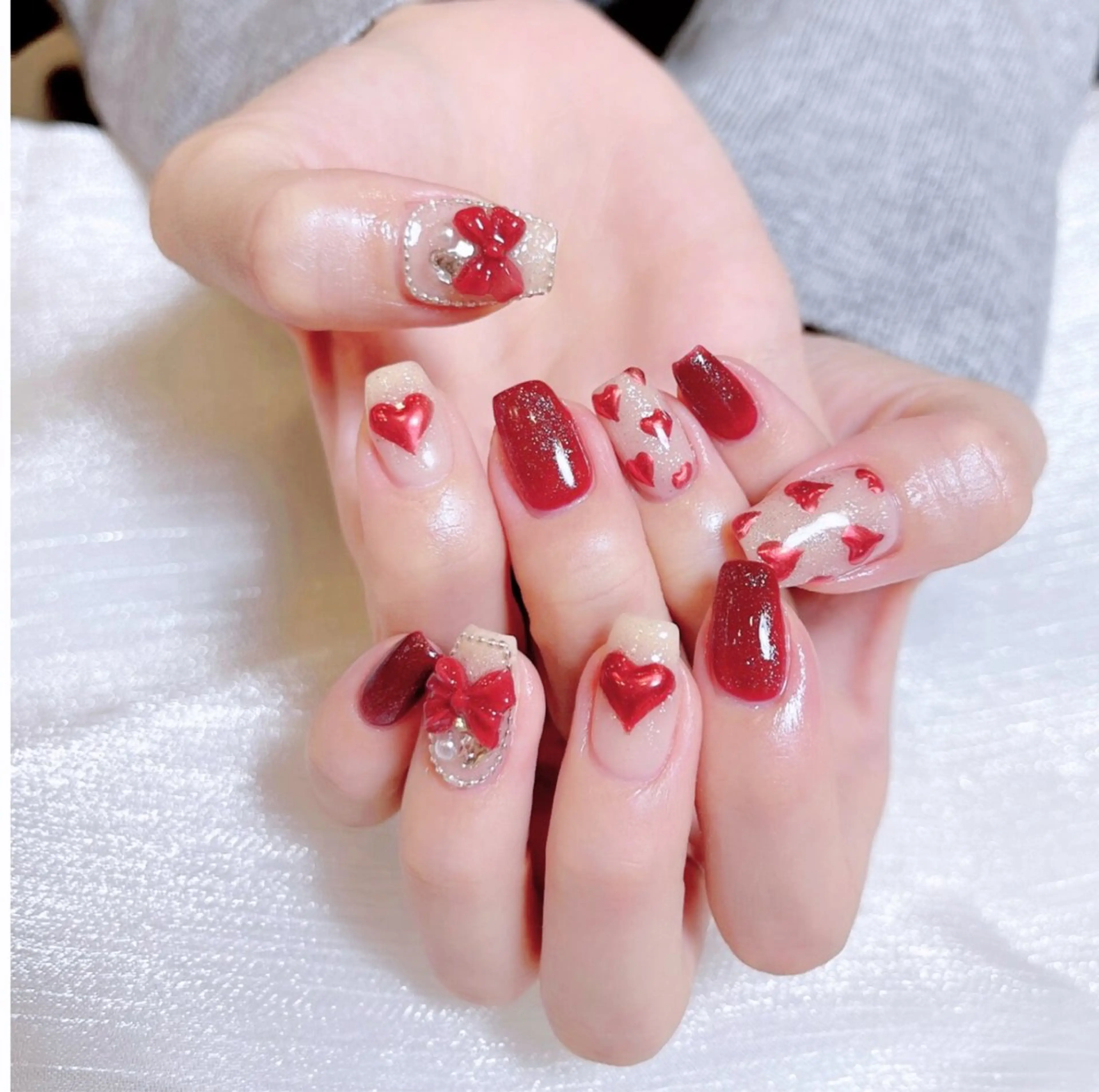 ネイル アートネイル オーロラネイル チークネイル ガーリー キラキラネイル ハンドネイル Mimo beau ty   salonのネイルデザイン