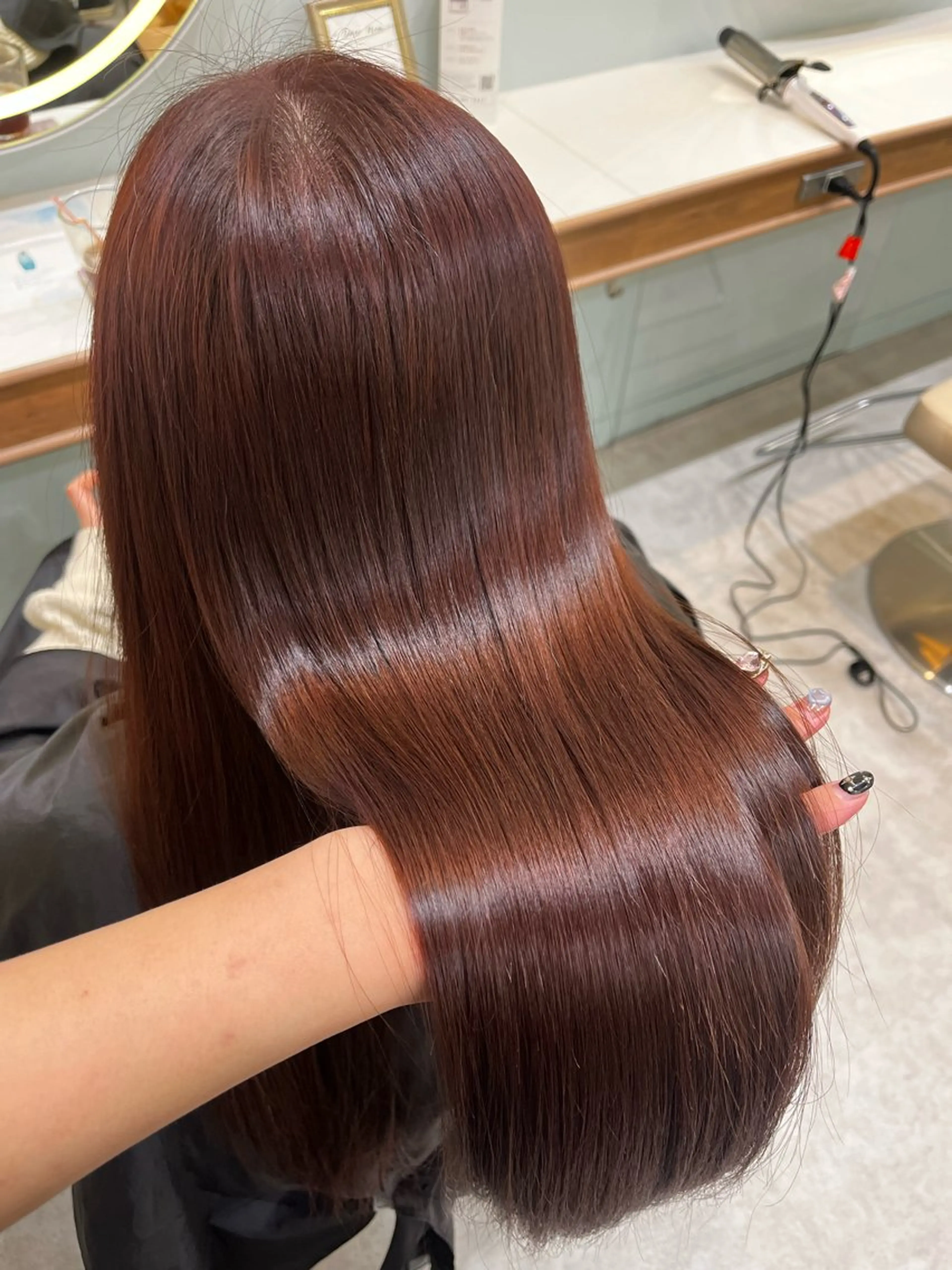 ロング 𝑴𝑰𝑯𝑶 ／ワンホンヘアのヘアスタイル