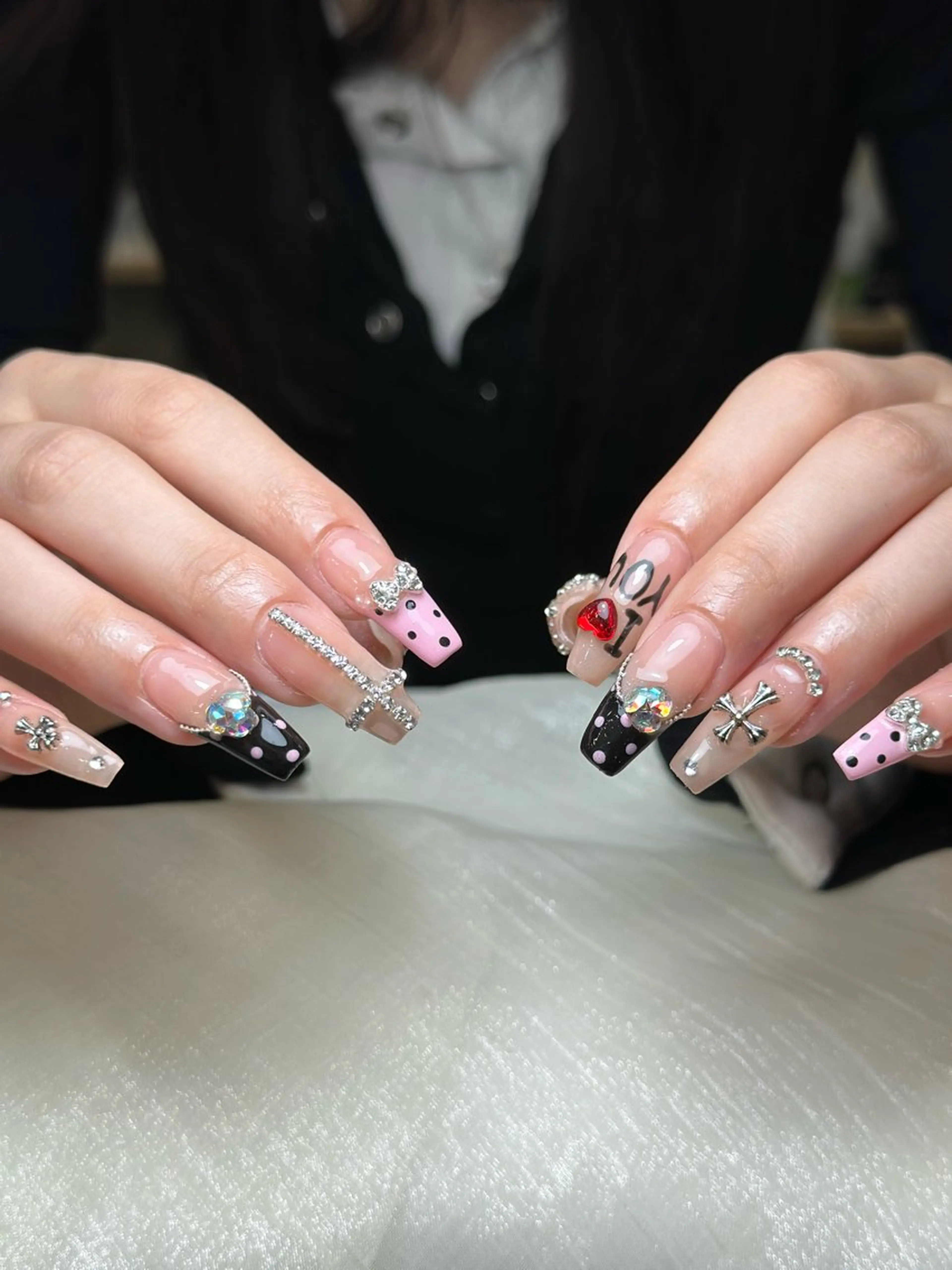 ネイル フレンチネイル グラデーション 韓国ネイル マグネットネイル シンプルネイル ハンドネイル CoMo Nail Studio所属・CoMo Nailのネイルデザイン