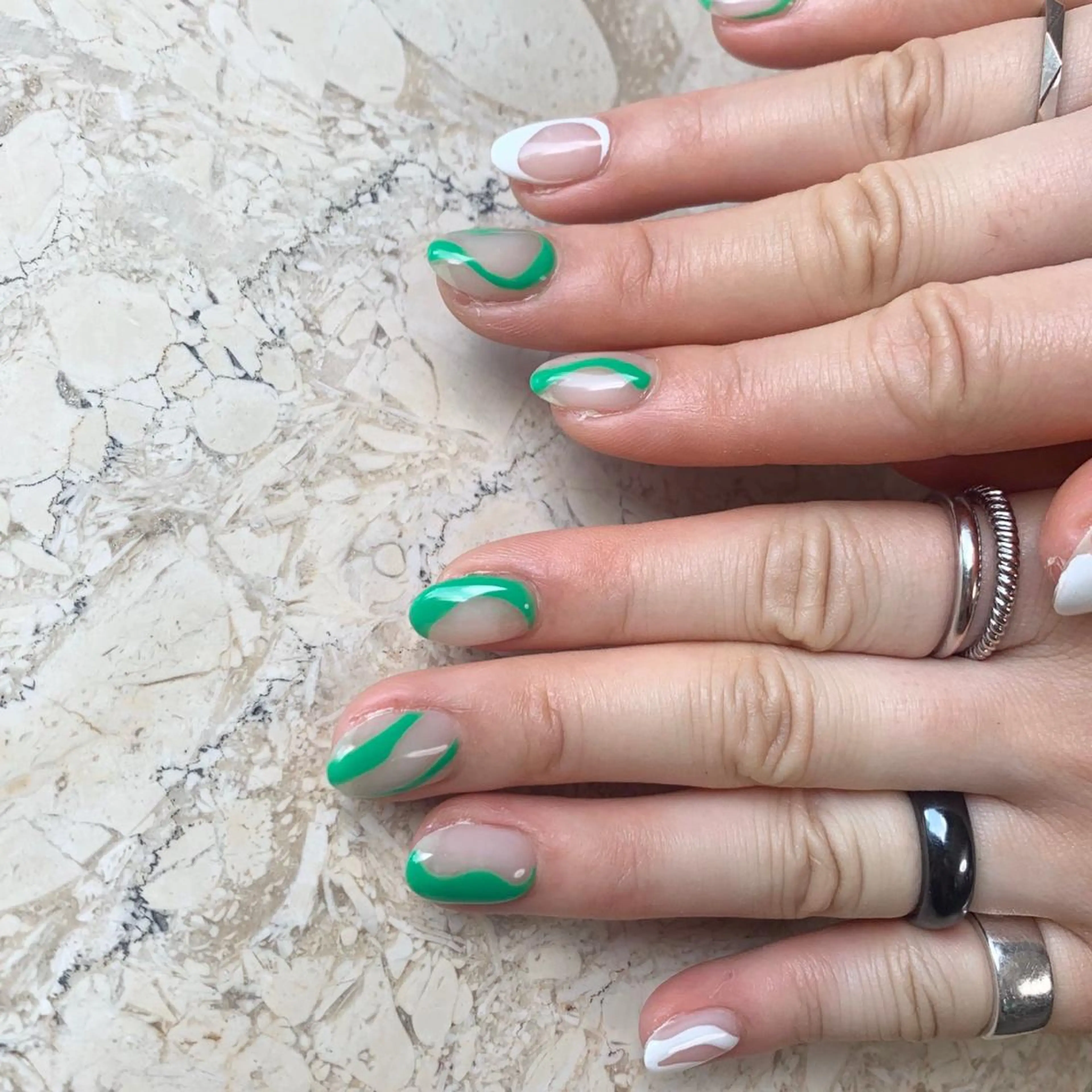 ネイル オーロラネイル ジェルネイル ハート 氷ネイル・うるうるネイル マグネットネイル ハンドネイル フットネイル nail salon mieux(ミュー)のネイルデザイン