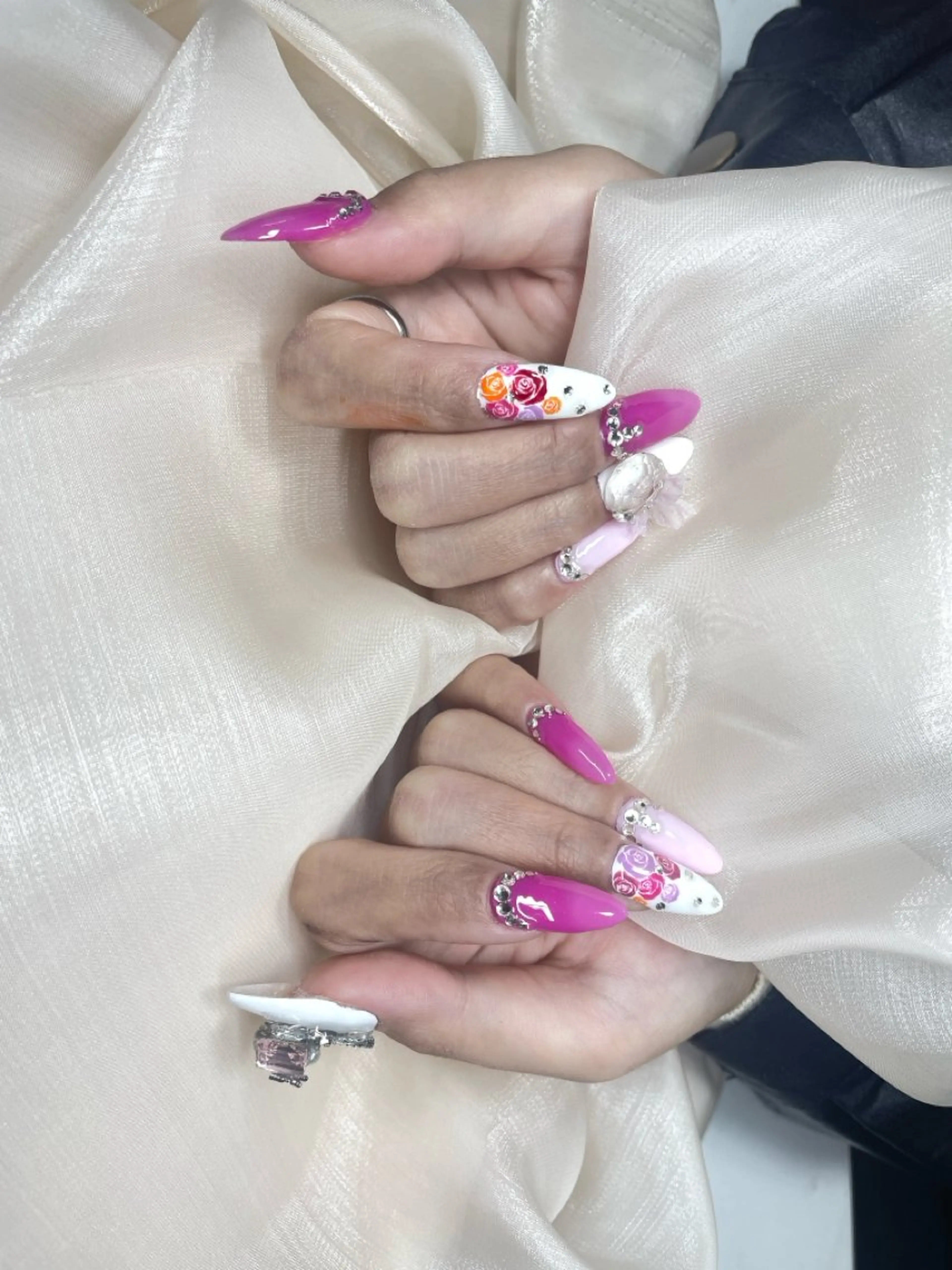 ネイル ハンドネイル Dea 心咲のネイルデザイン