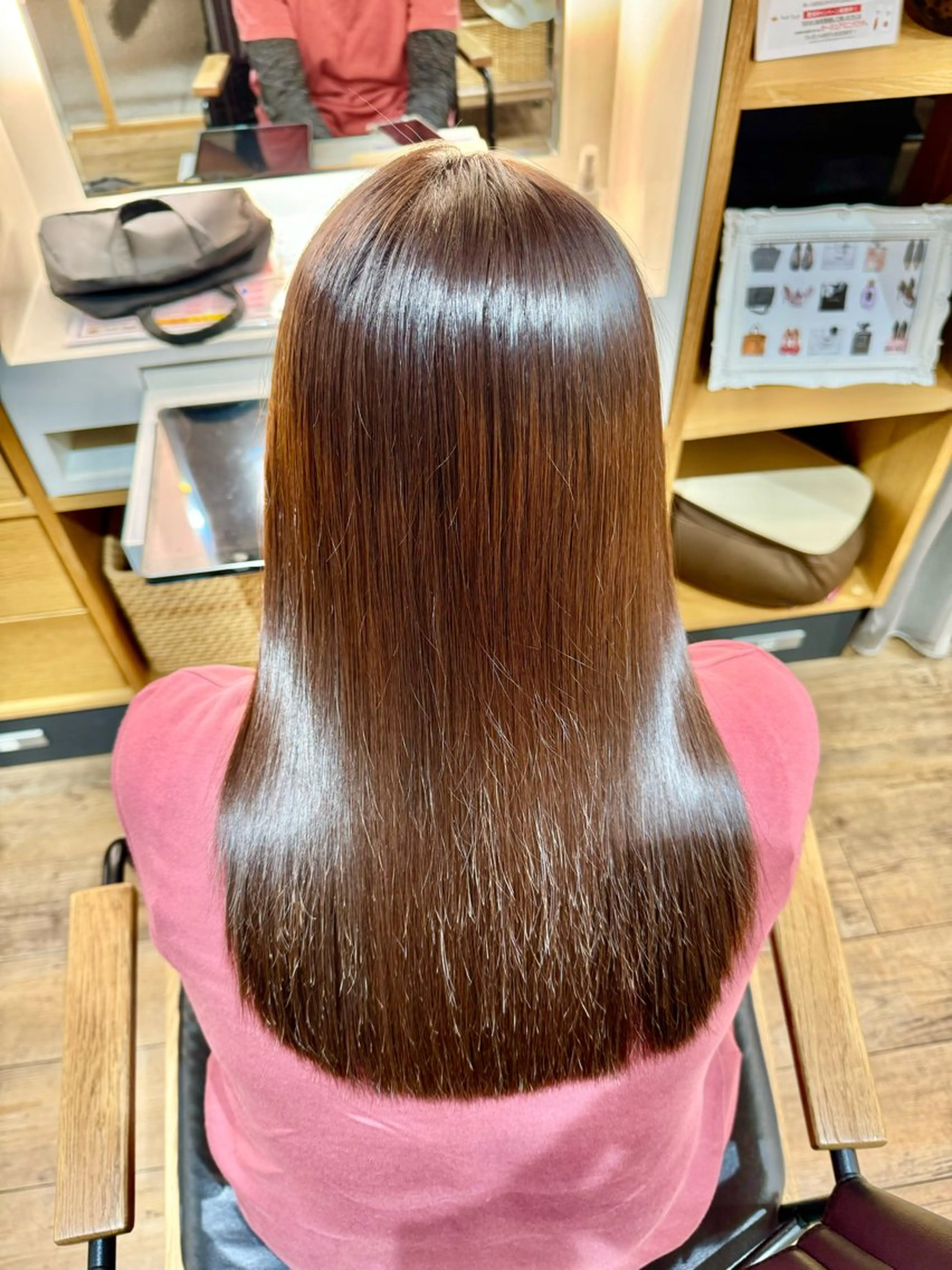 セミロング カット 縮毛矯正 トリートメント afloatkobe所属・美髪/髪質改善 川口凌弥のヘアスタイル