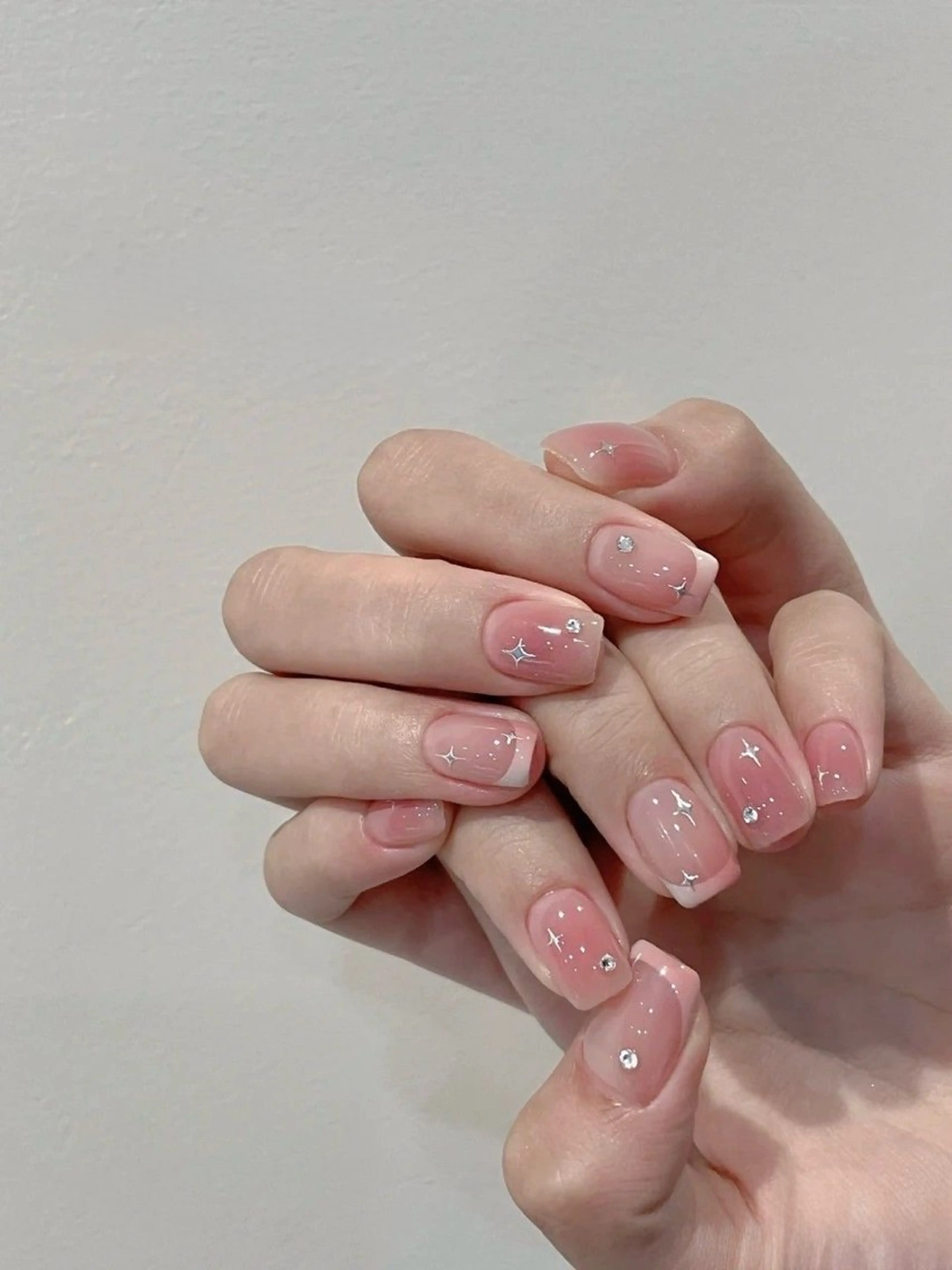 ネイル 長さ出し フレンチネイル グラデーション 卒業式 マグネットネイル MIHANA NAILのネイルデザイン