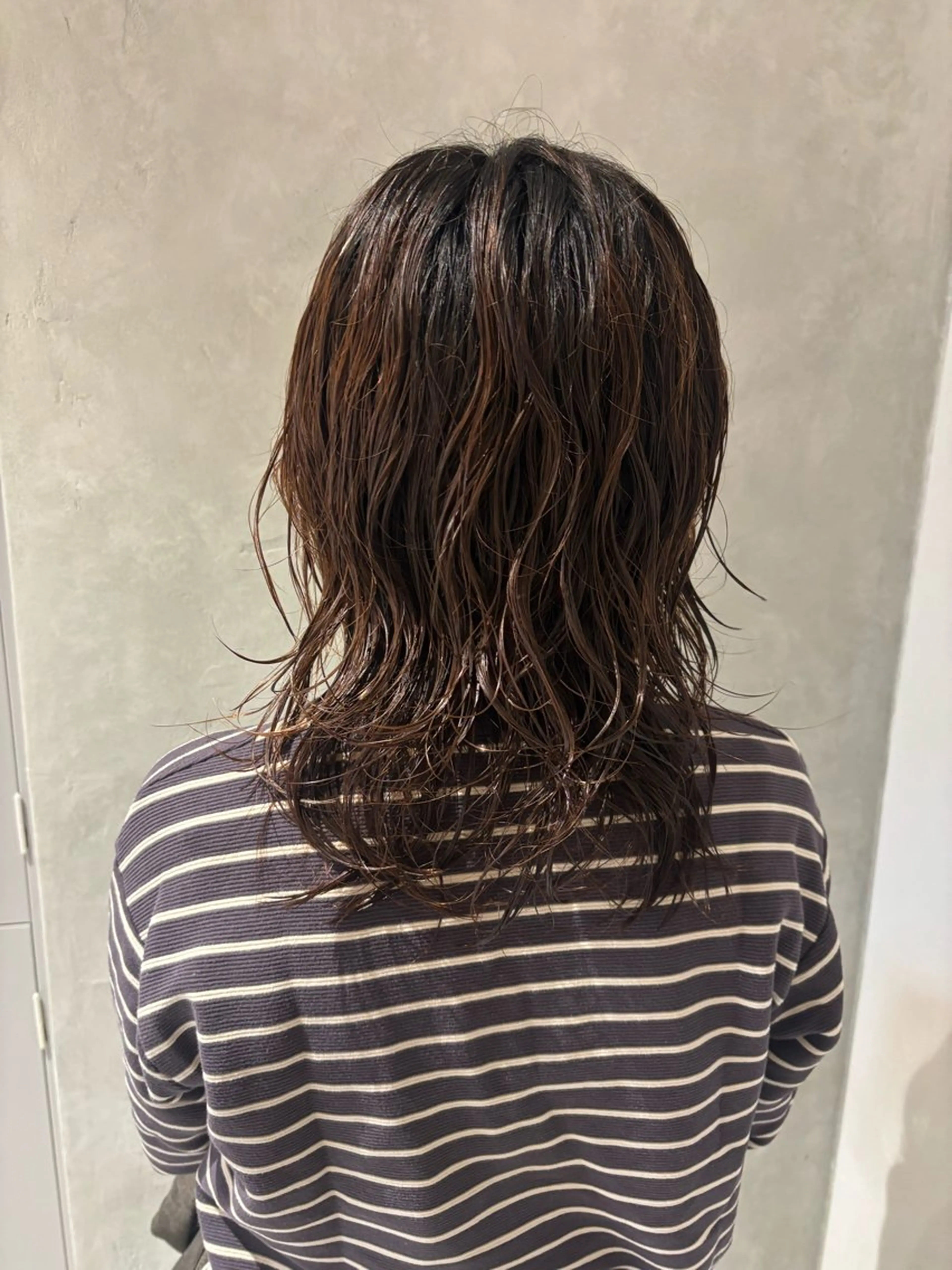 ミディアム ミディアムパーマ レイヤーカット カット パーマ 大久保 愛のヘアスタイル