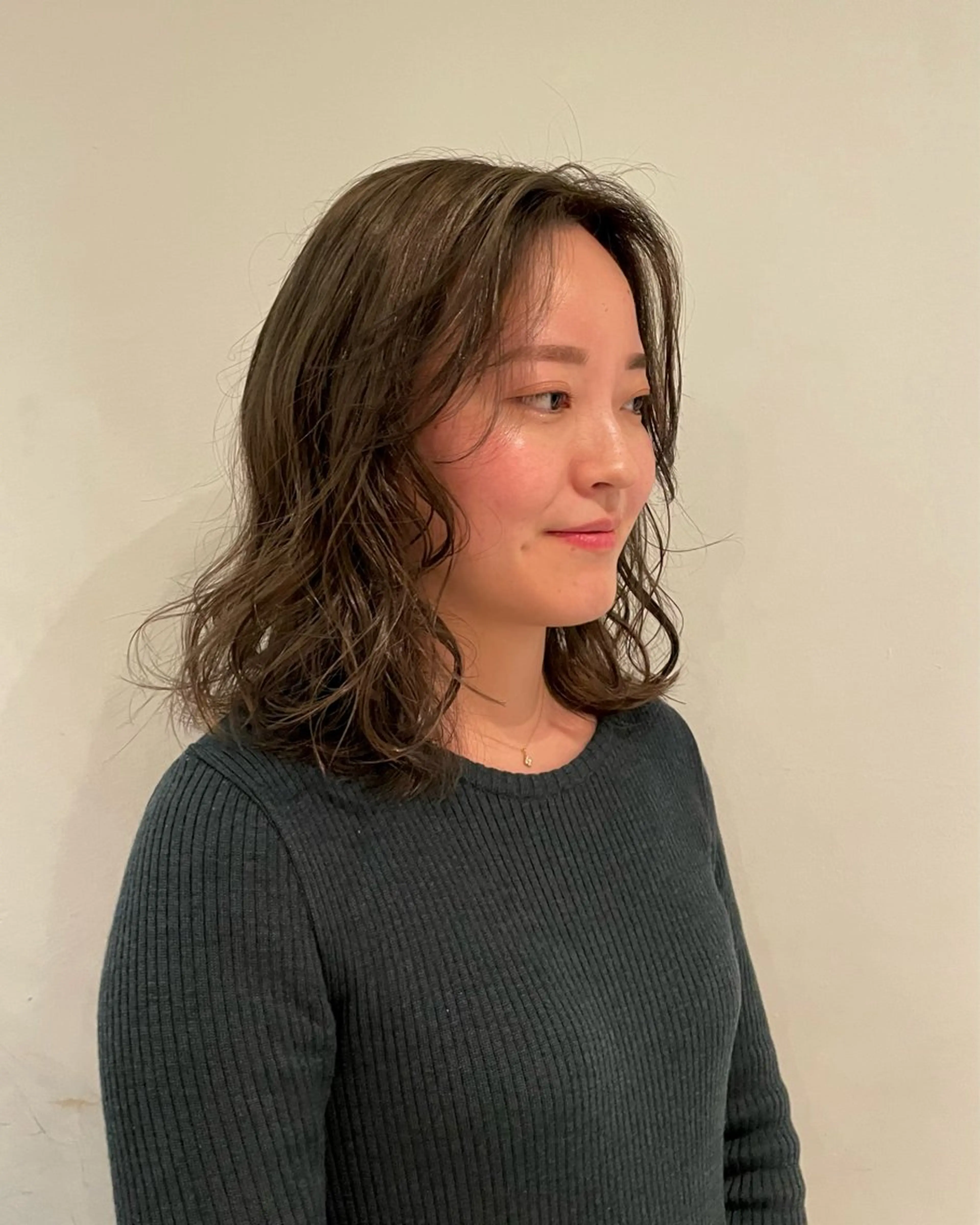 セミロング カラー カット ヘアカラー トリートメント 向坂 亜美のヘアスタイル