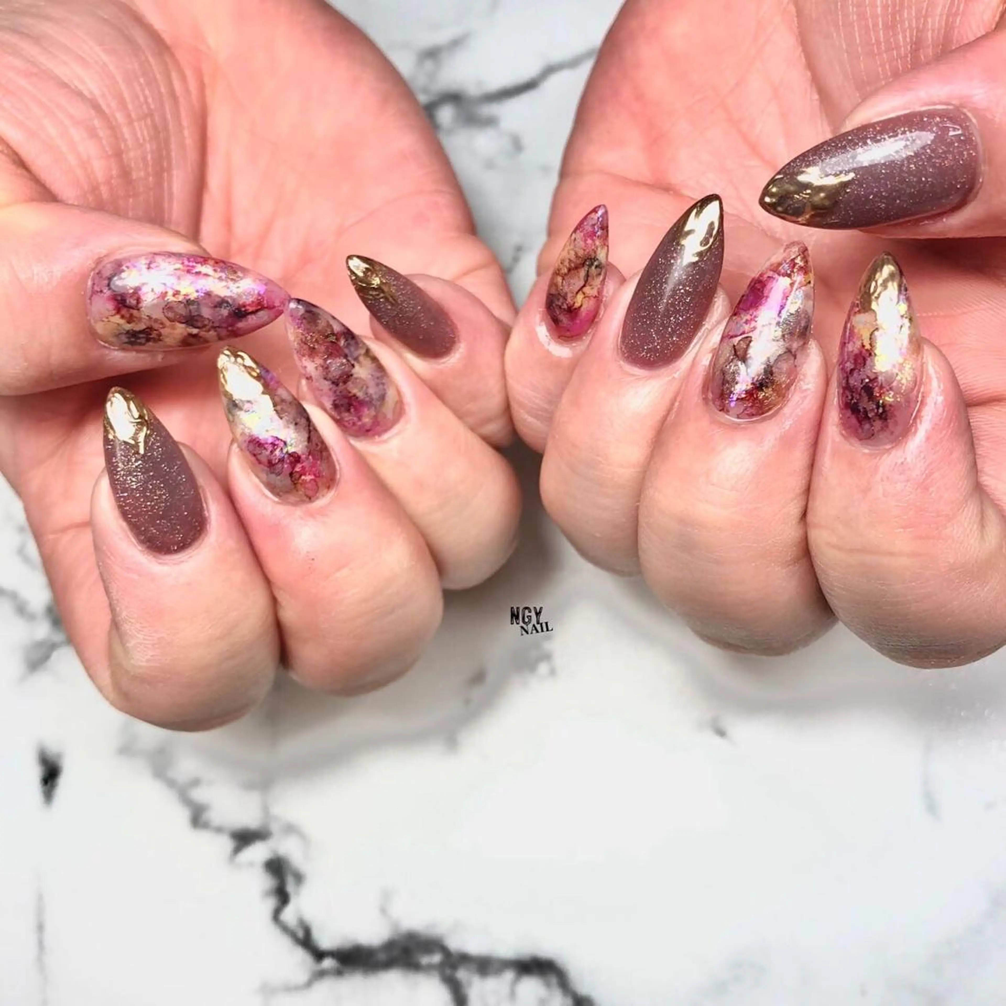 ネイル アートネイル ジェルネイル ラメ(グリッター) ミラーネイル ニュアンスネイル ハンドネイル NAIL NOWのネイルデザイン