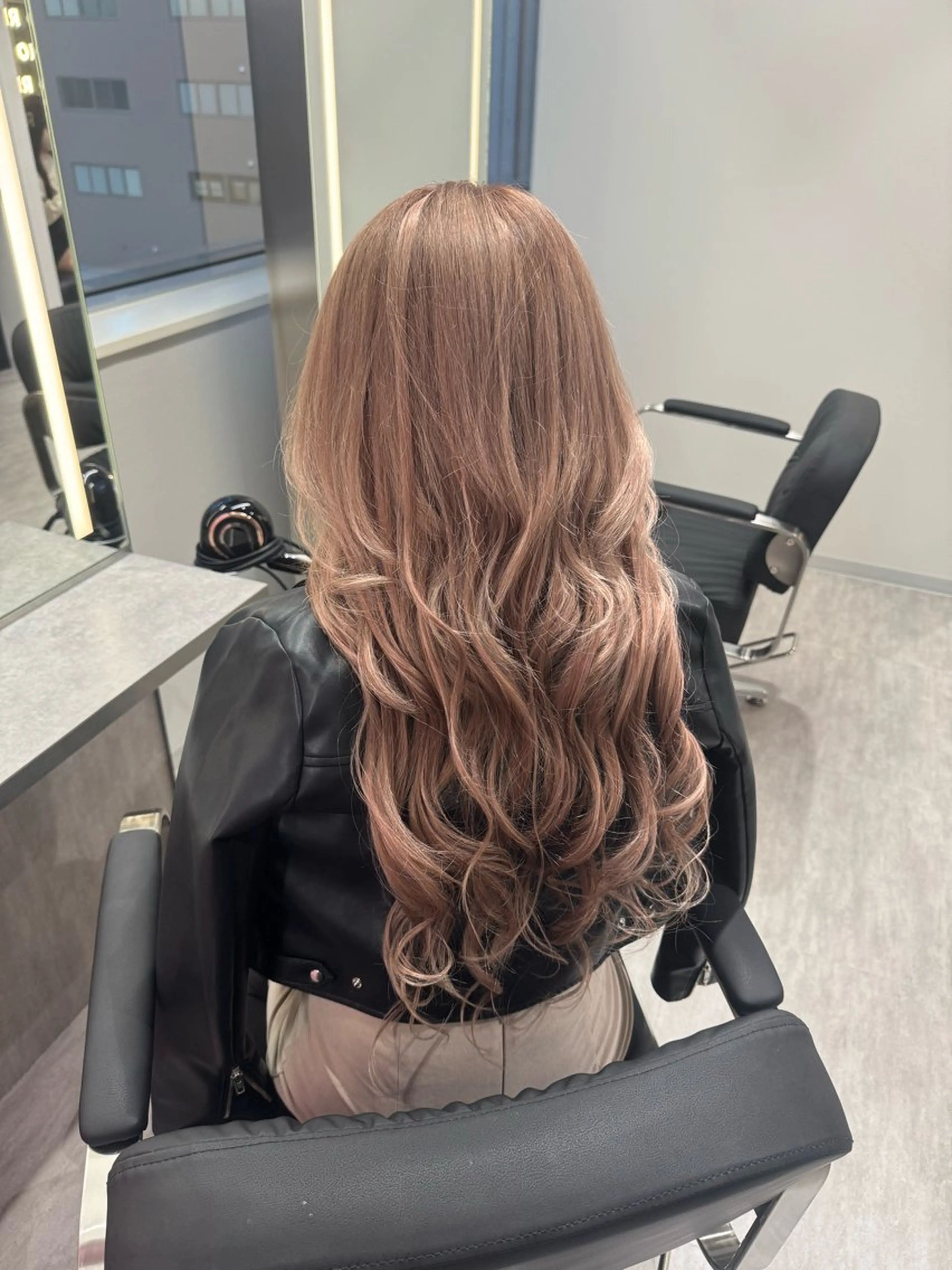 ロング ヘアカラー トリートメント Rlino所属・ﾊｲﾗｲﾄ/ﾚｲﾔｰ ｶｯﾄ/大嶽謙のヘアスタイル