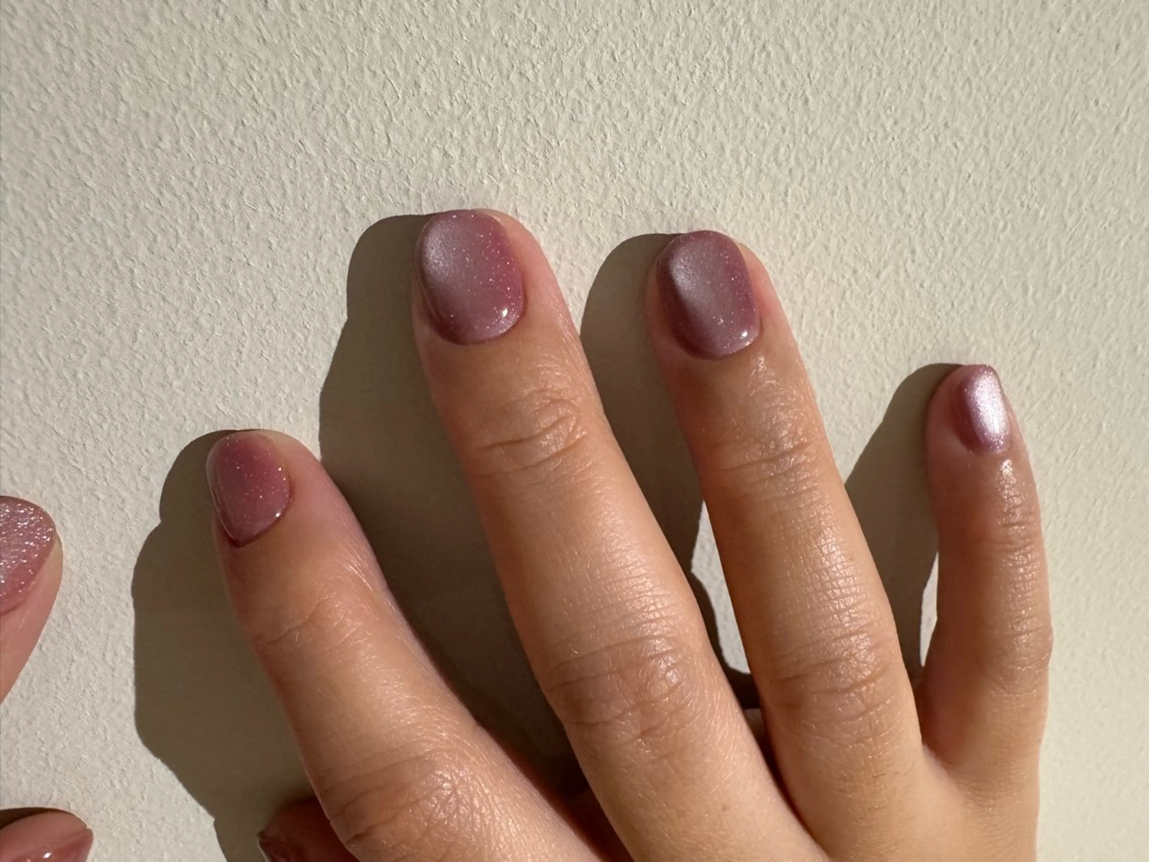 ネイル マグネットネイル ワンカラーネイル ピンク シンプルネイル ATELIE JULI所属・徳田 祥子のネイルデザイン