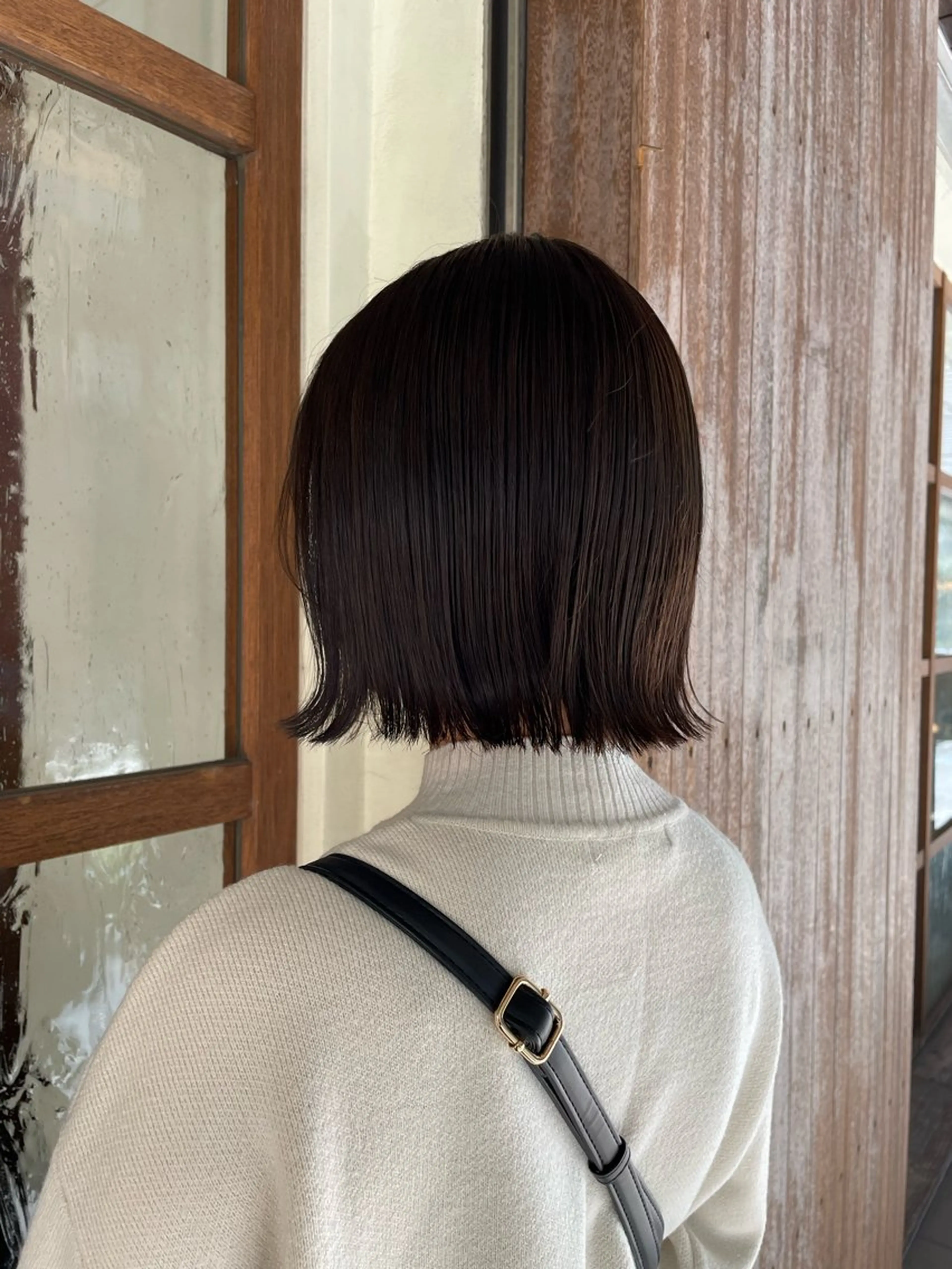ショート カラー 透明感カラー グレージュ 西岡 幸穂のヘアスタイル