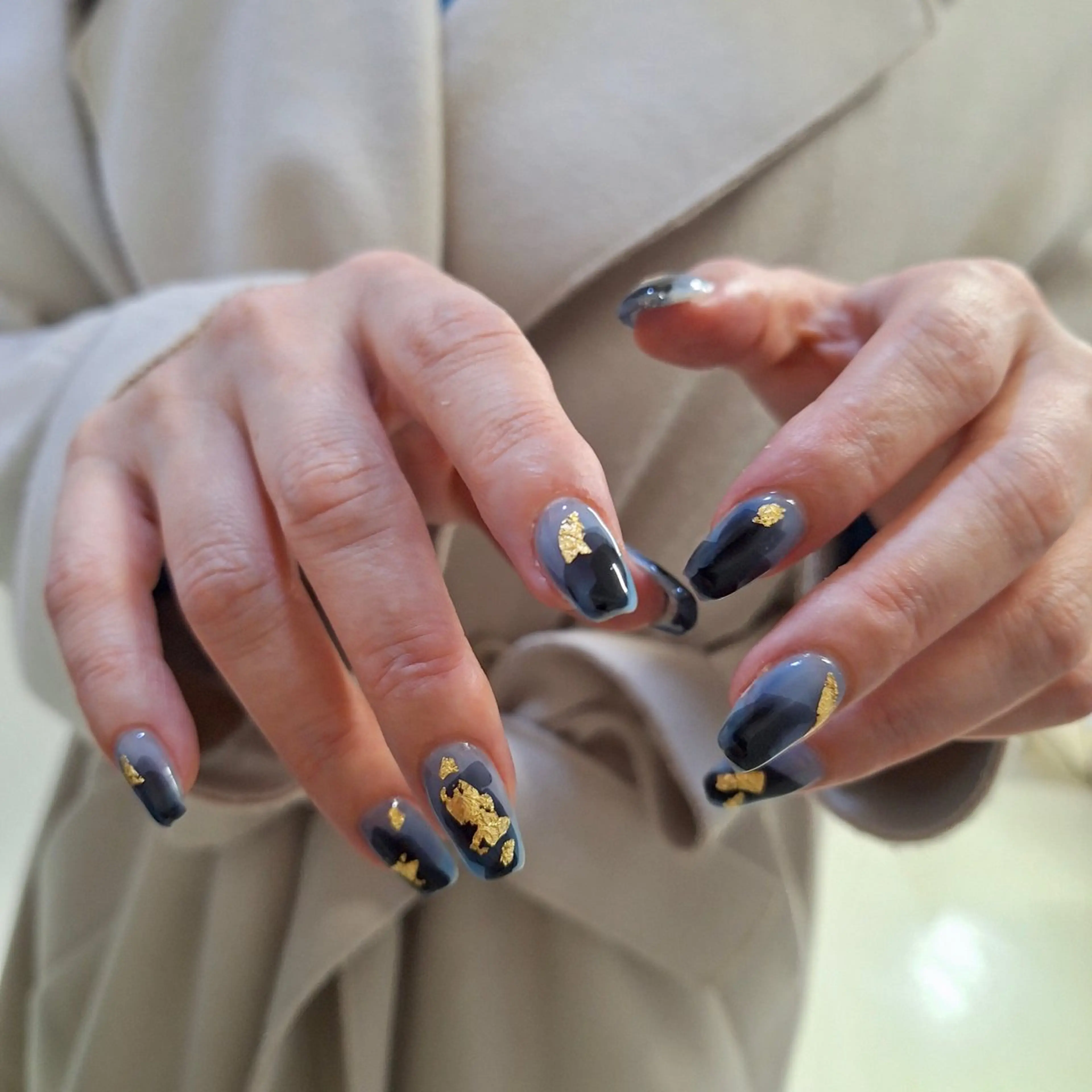 ネイル アートネイル べっ甲ネイル ジェルネイル グリーン キラキラネイル nailstudio eviz新宿店のネイルデザイン