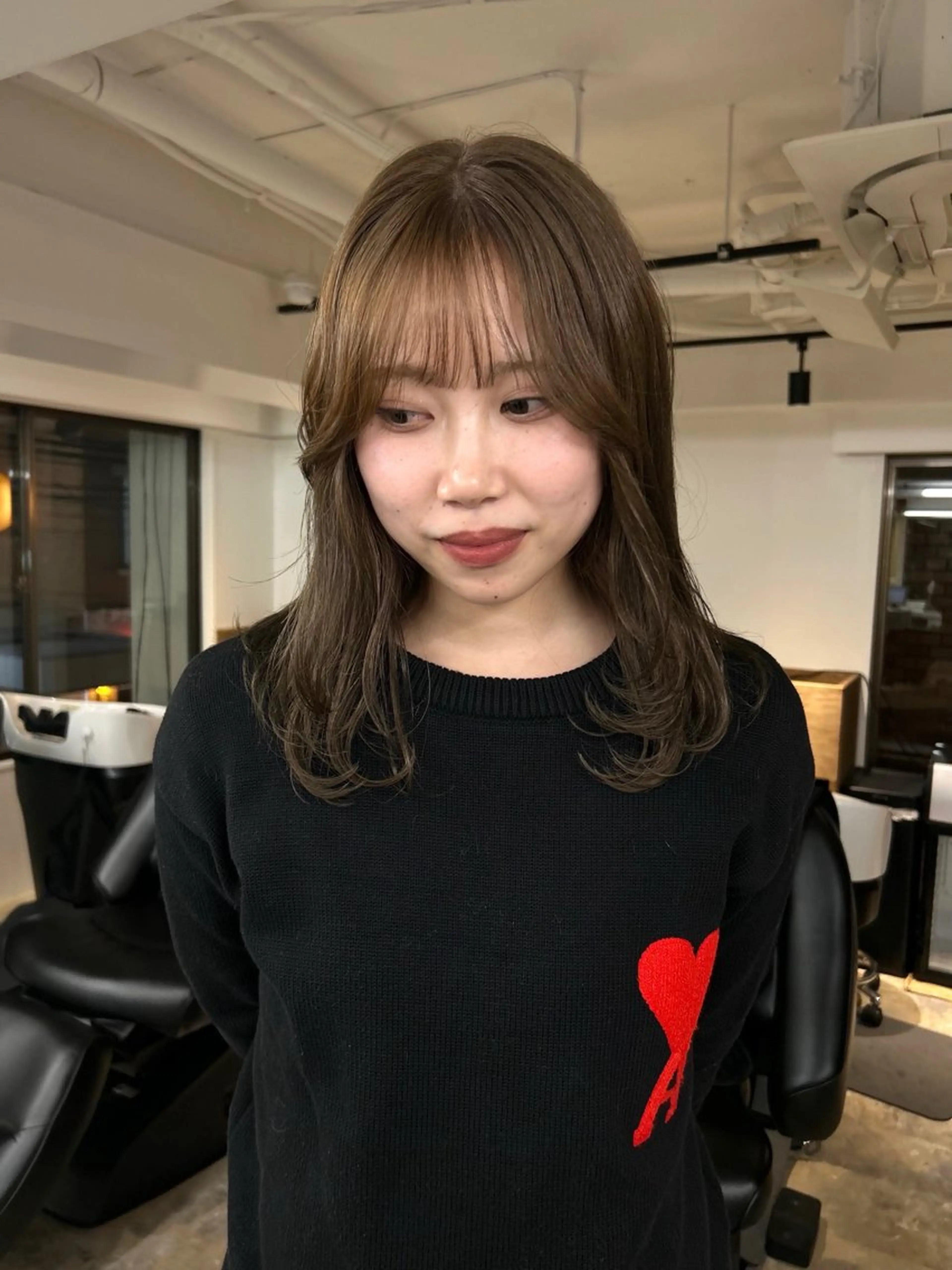 カラー ベージュカラー ブリーチ ミルクティーベージュ ブリーチなしカラー カラーモデル様募集中 ／もえまるのヘアスタイル