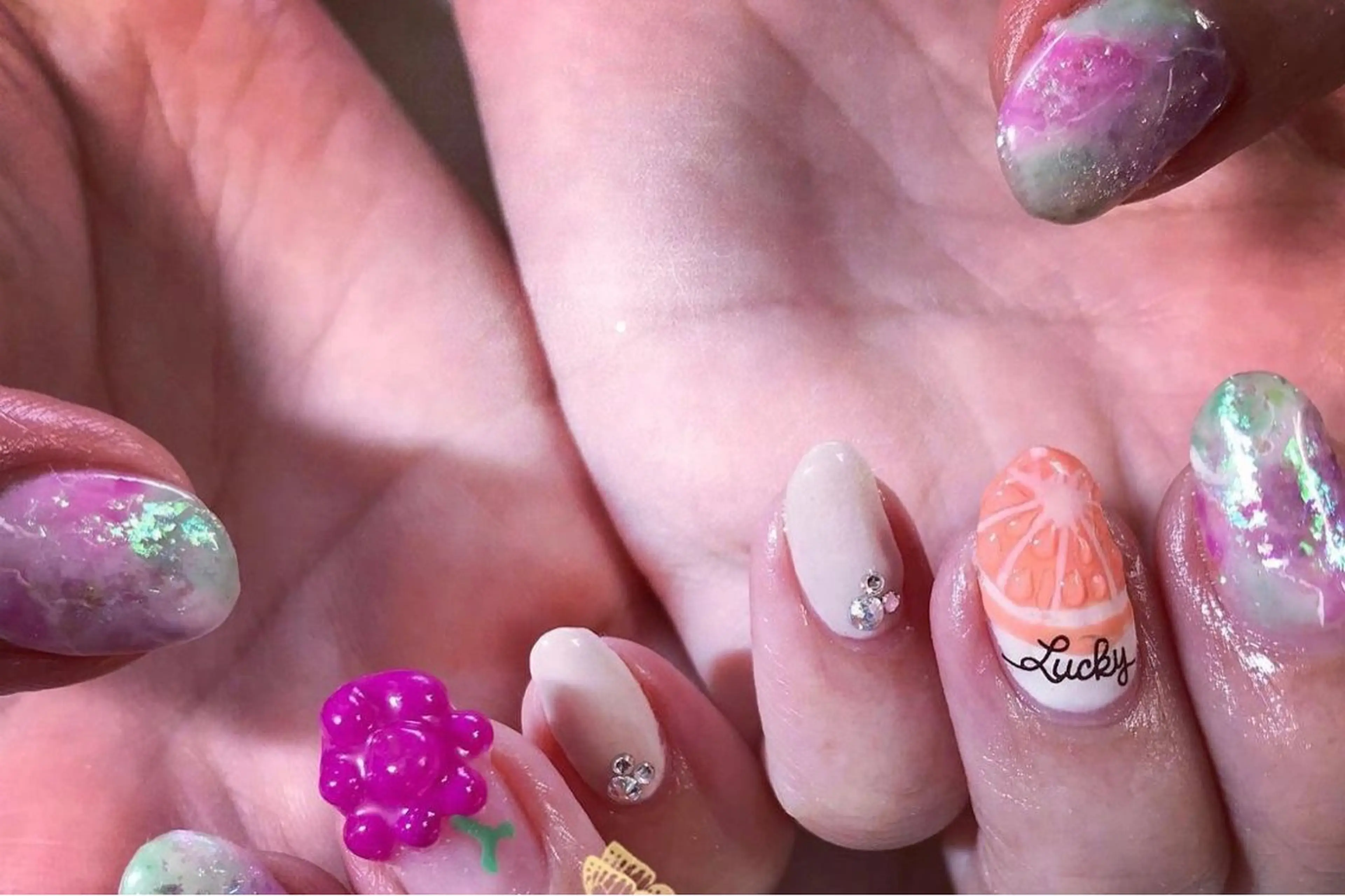 ネイル eyenailist NANAのネイルデザイン