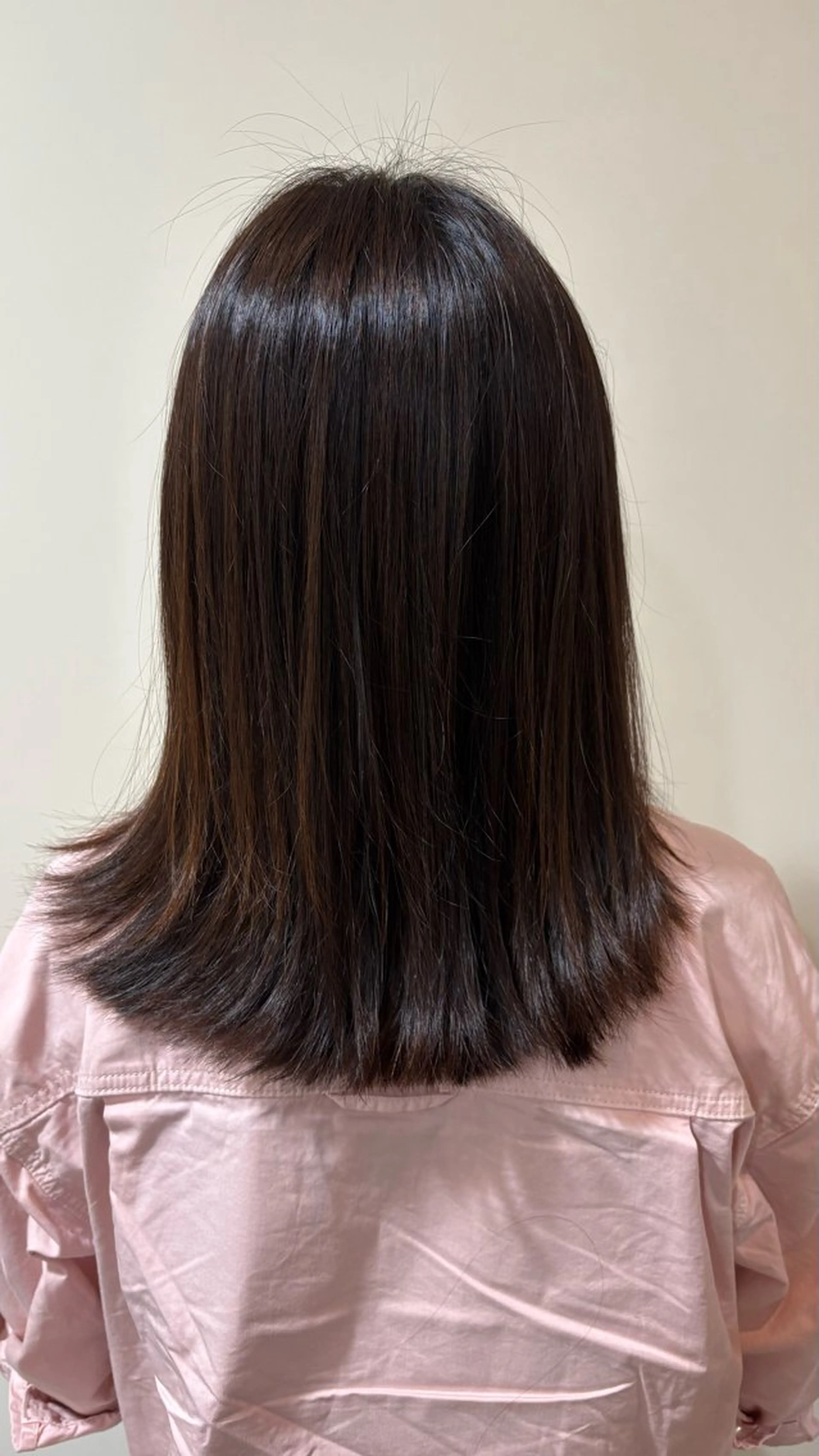 ミディアム 宇井 沙世子のヘアスタイル