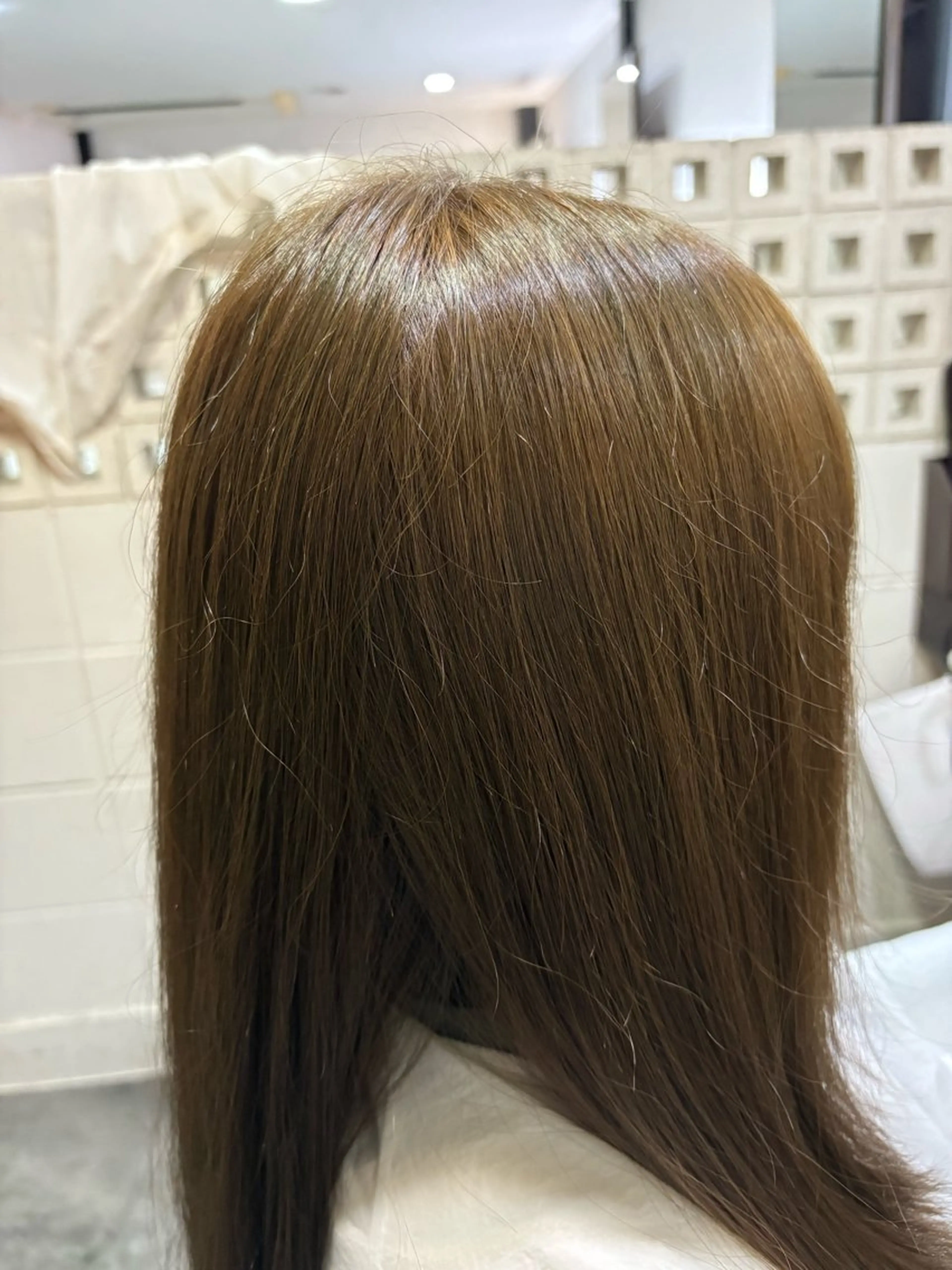 セミロング カラー ブラウンカラー オリーブブラウン ヘアカラー 西澤 綺羅のヘアスタイル