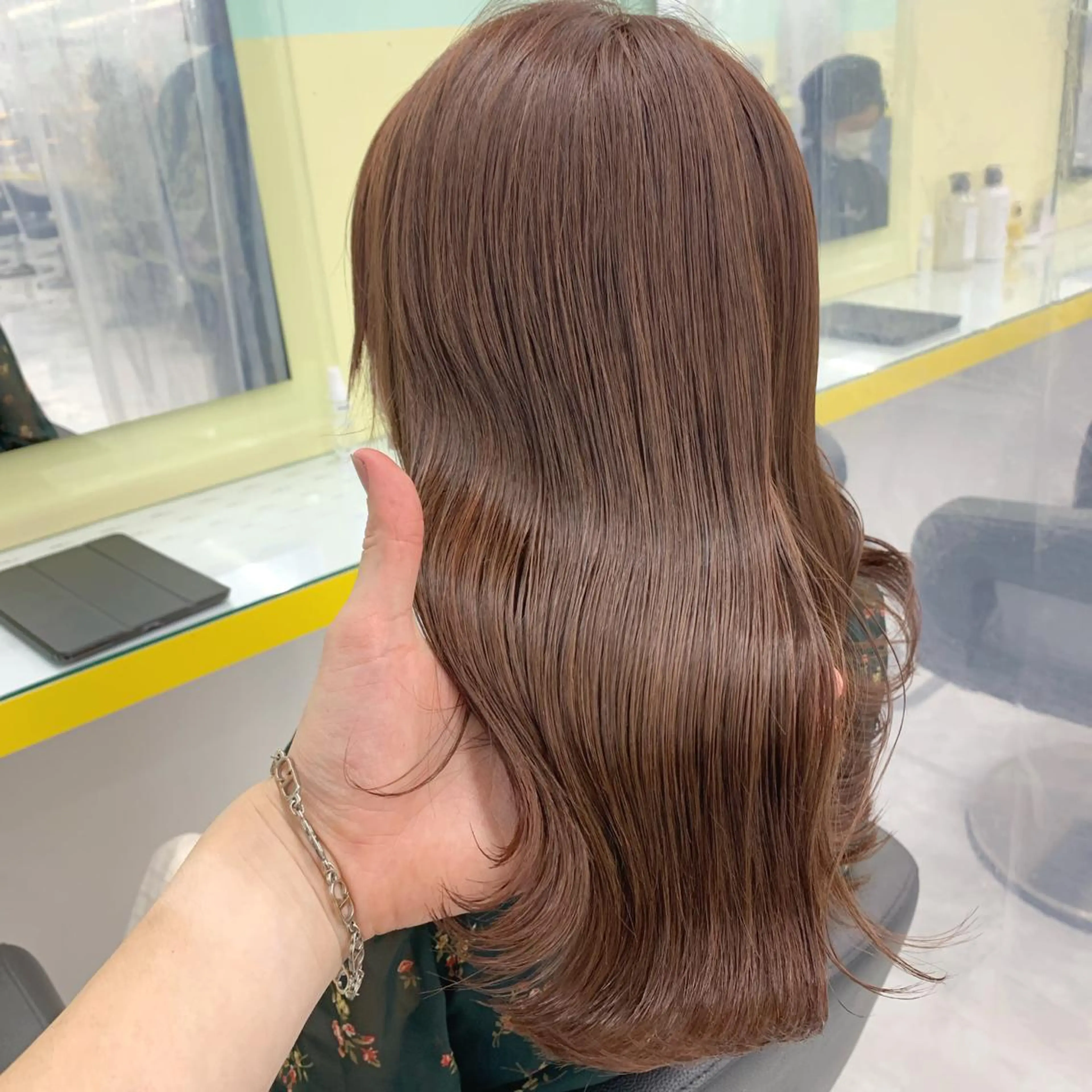 セミロング パーマ ヘアアレンジ メンズ マツエク・マツパ アイブロウ 韓国風ベージュ🤎 赤みなし🌿横浜🤎のヘアスタイル