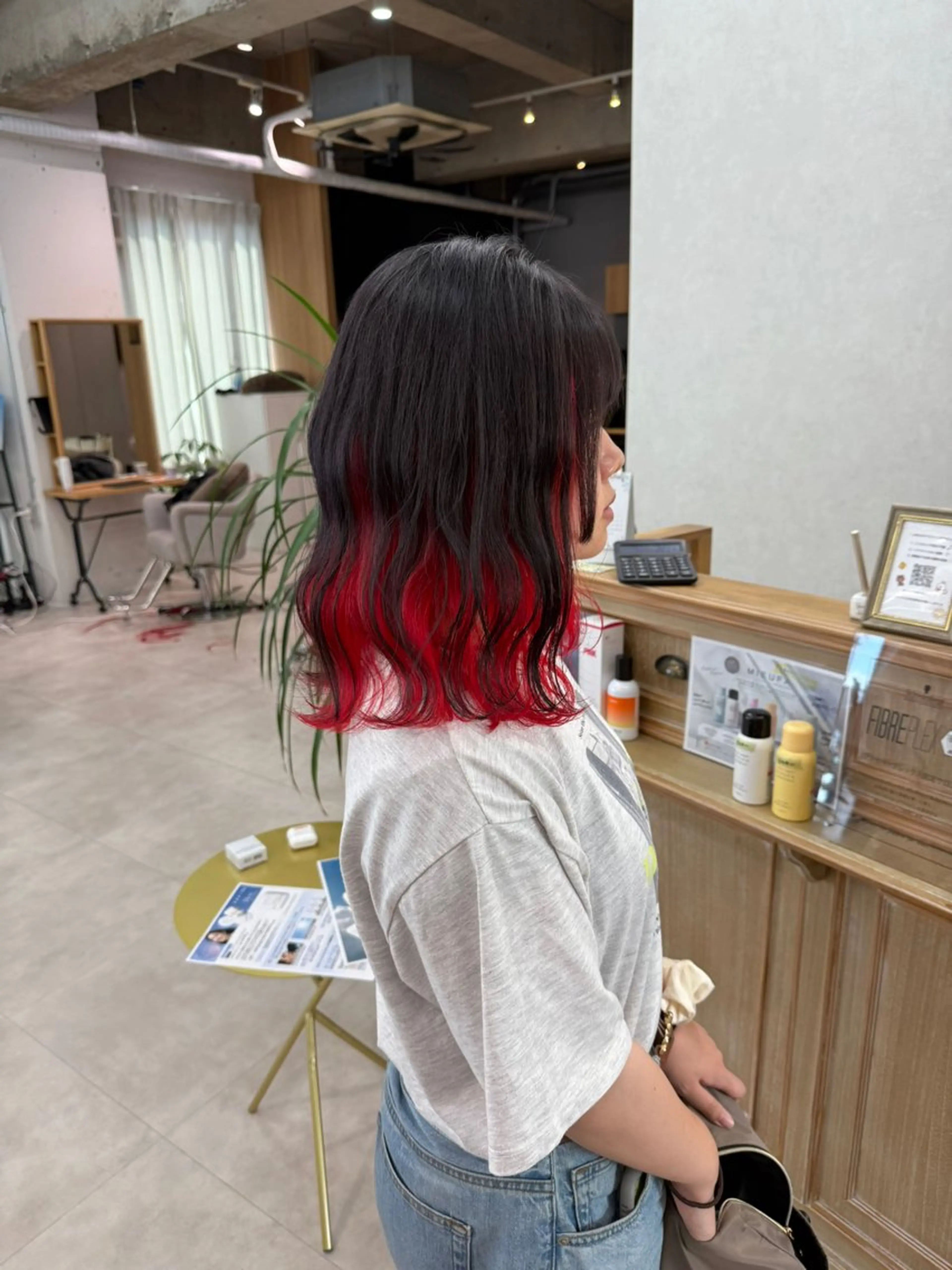 ミディアム カラー 渡邉 あいのヘアスタイル