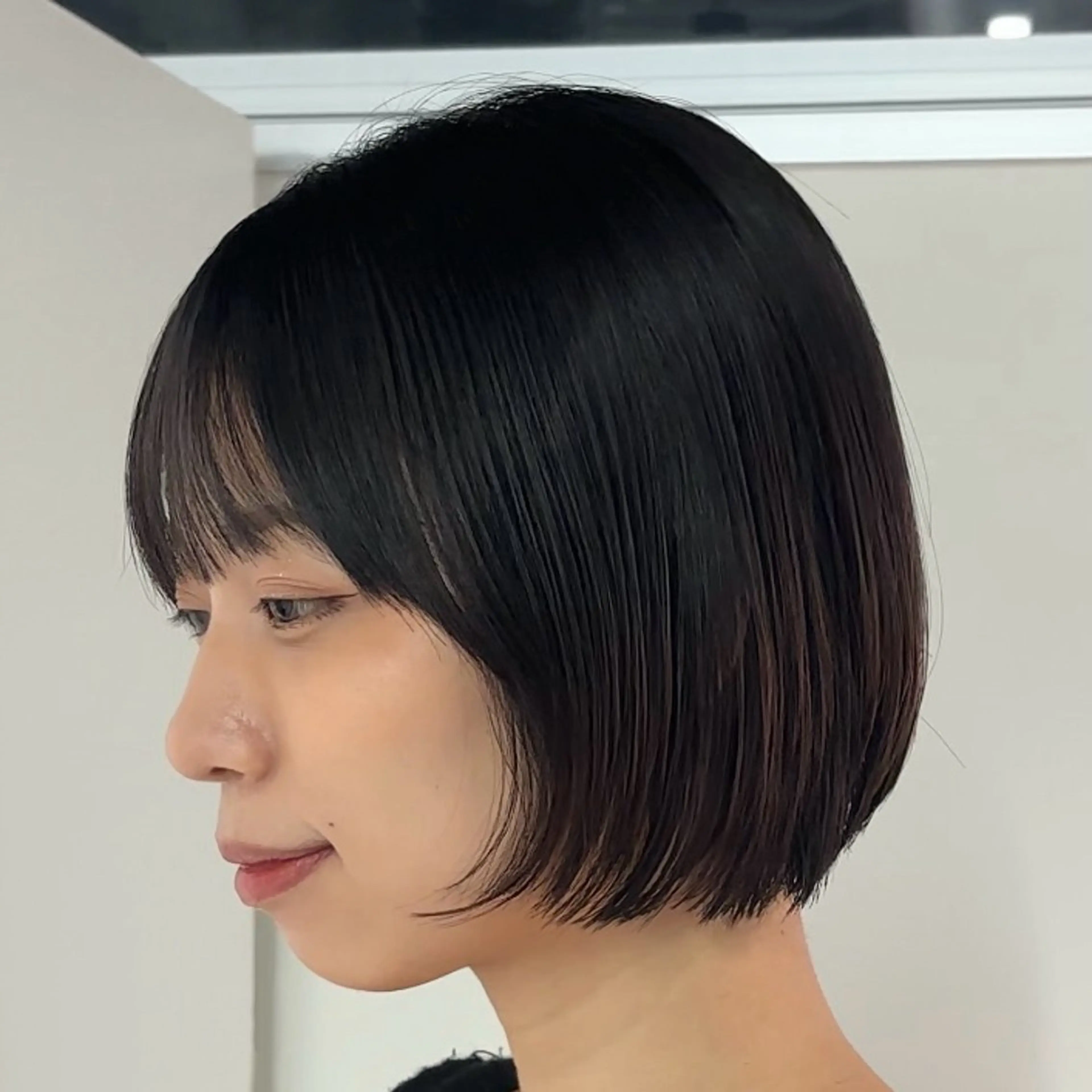 ショート ボブ ショートヘア ヘアカラー トリートメント ネヅ カオルのヘアスタイル