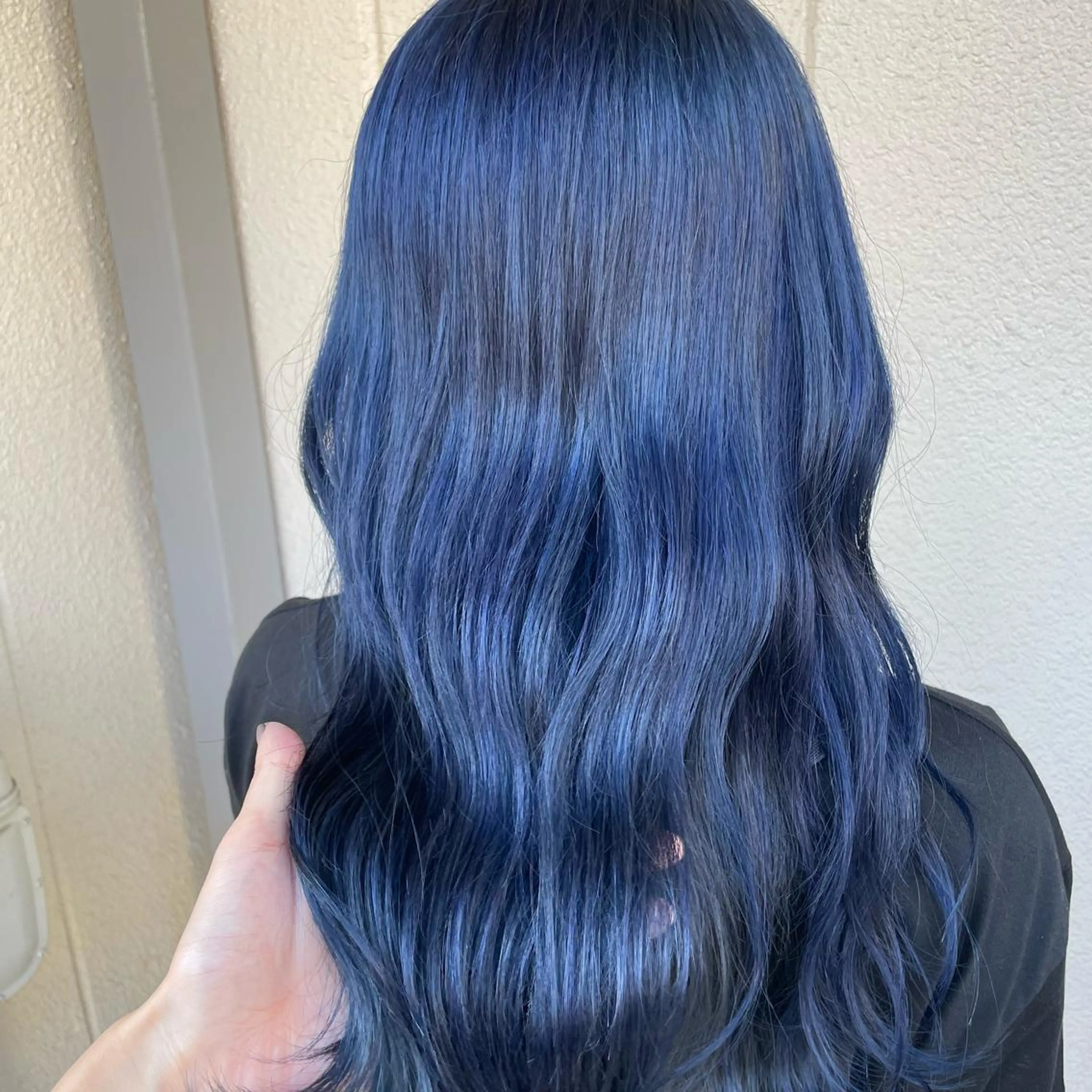 セミロング カラー ブリーチ ケアブリーチ ダブルカラー ネイビーカラー いしうら みきのヘアスタイル