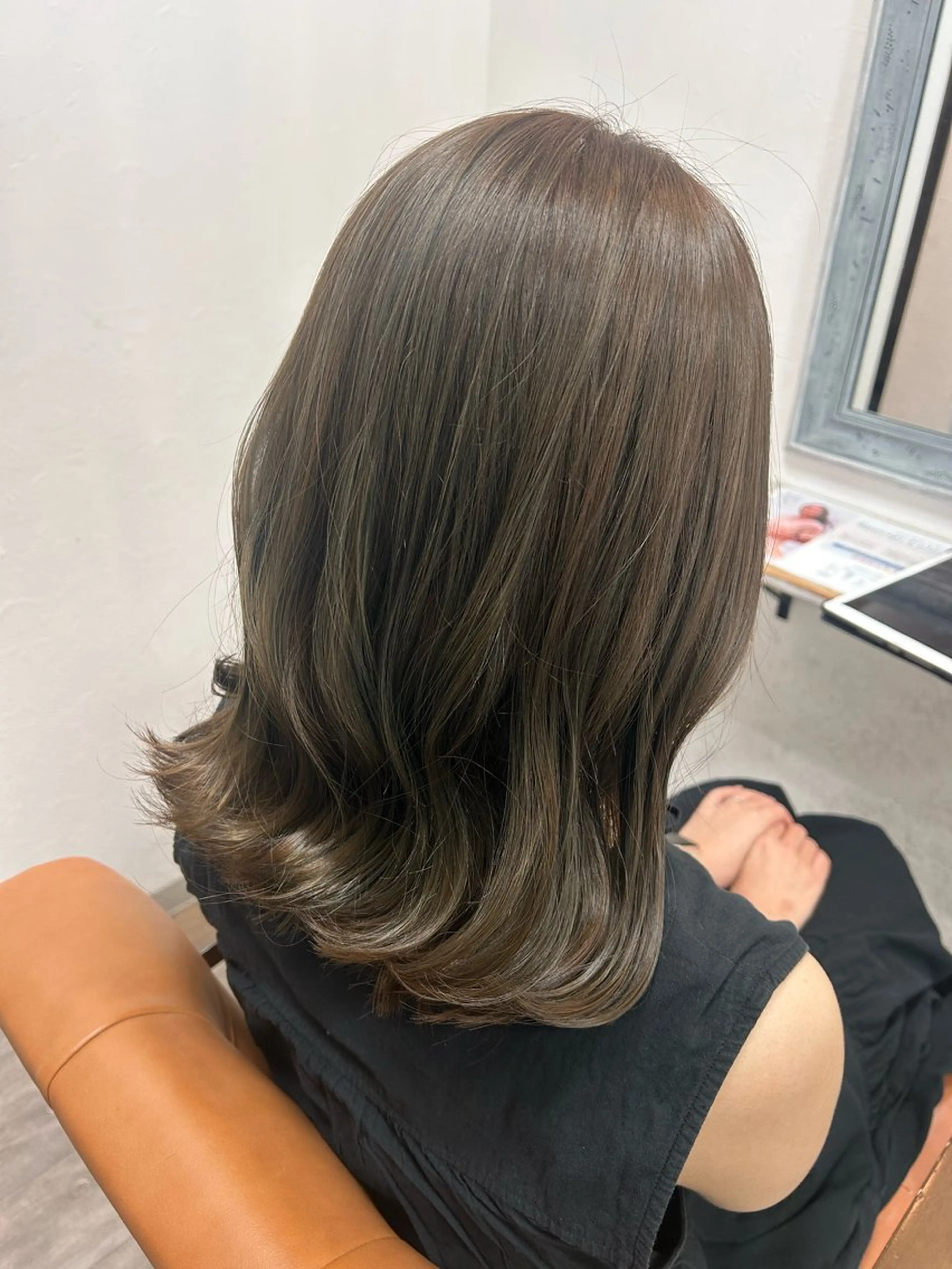セミロング カラー カット トリートメント ヘッドスパ はちみつ炭酸スパ🍯 ショートカット✨️のヘアスタイル