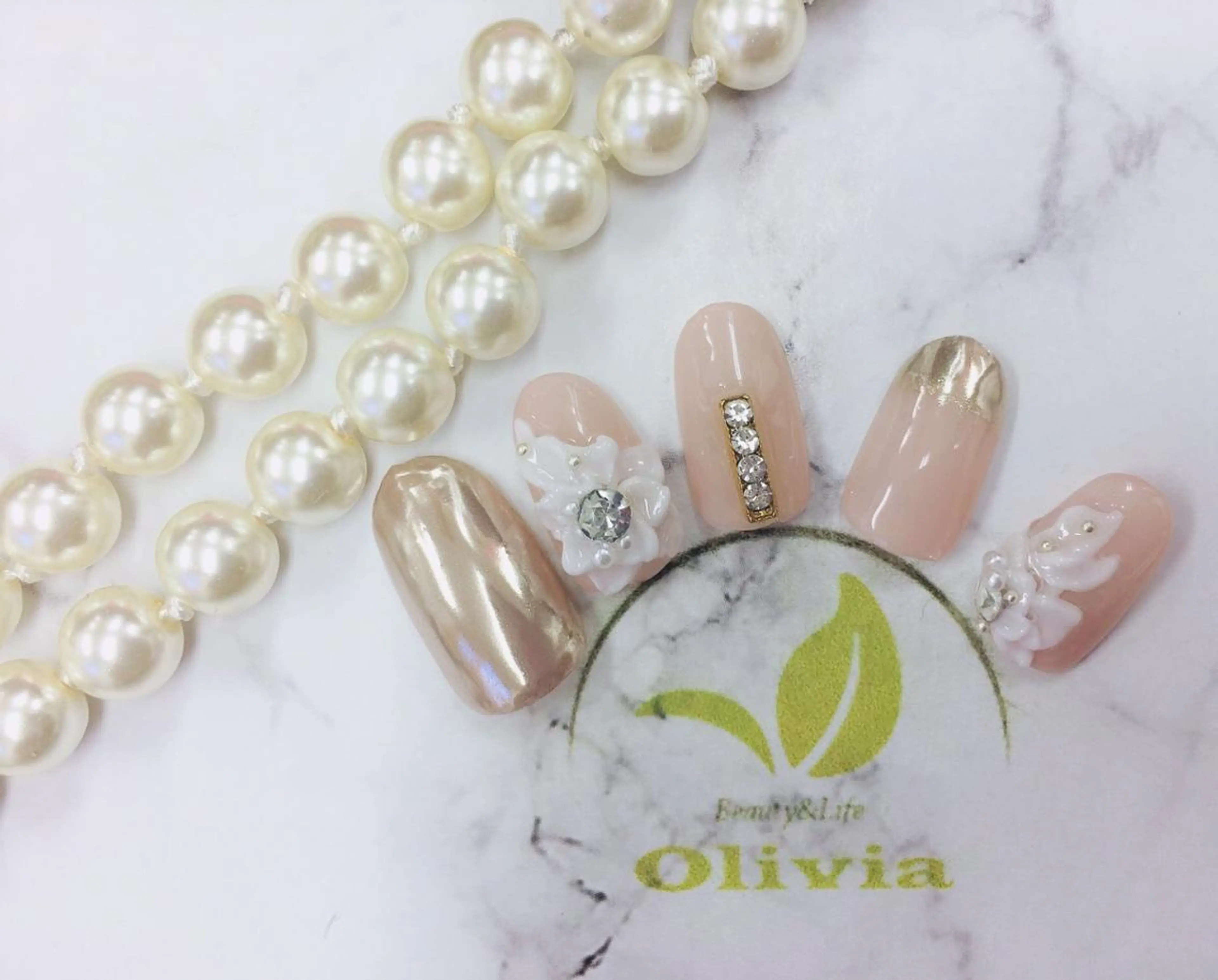 ネイル Olivia アイラッシュのマツエク・マツパデザイン