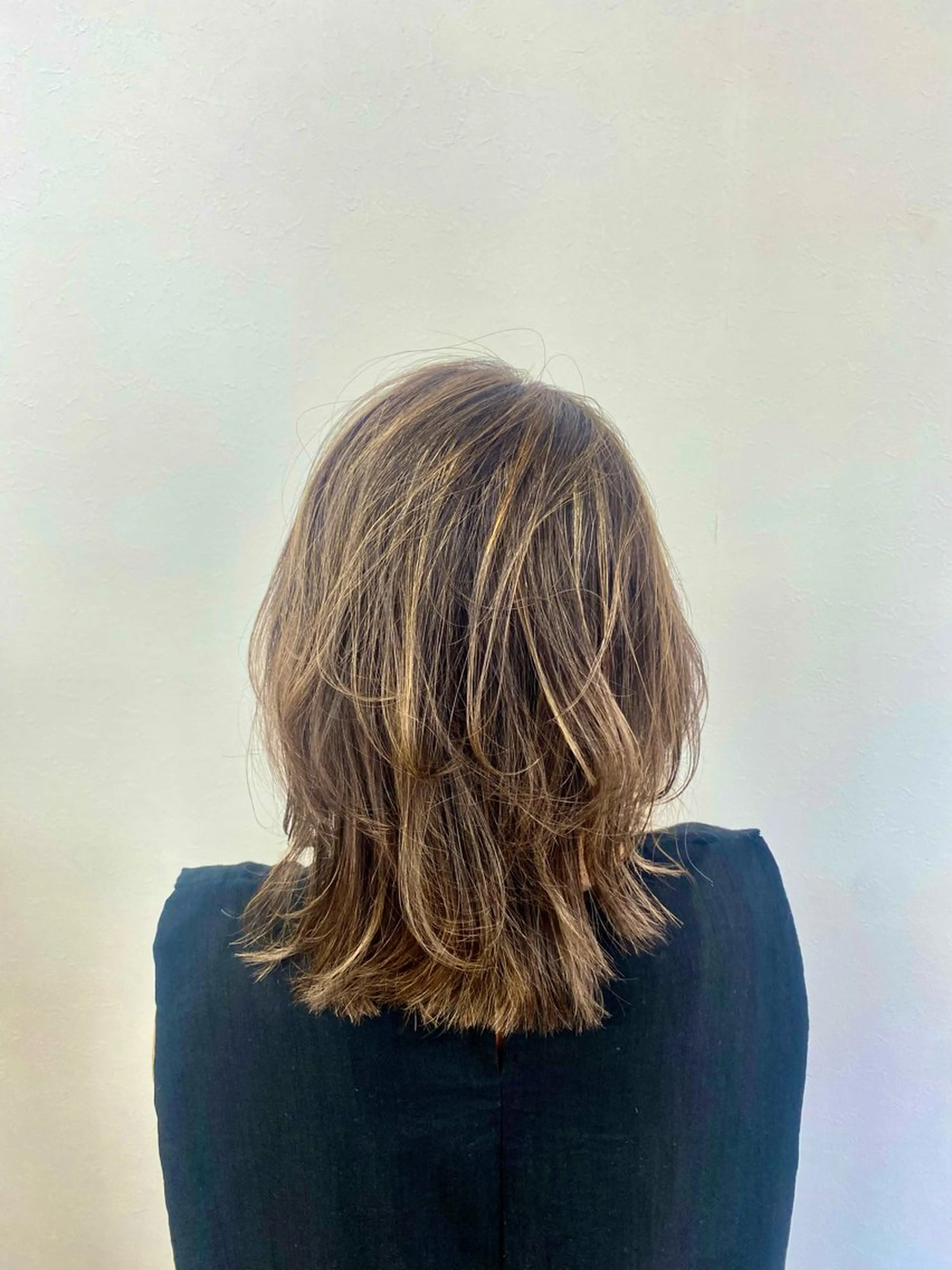 セミロング ハイライト 縮毛矯正 カット ヘアカラー HBLディプロマ所有 AZUSAのマツエク・マツパデザイン
