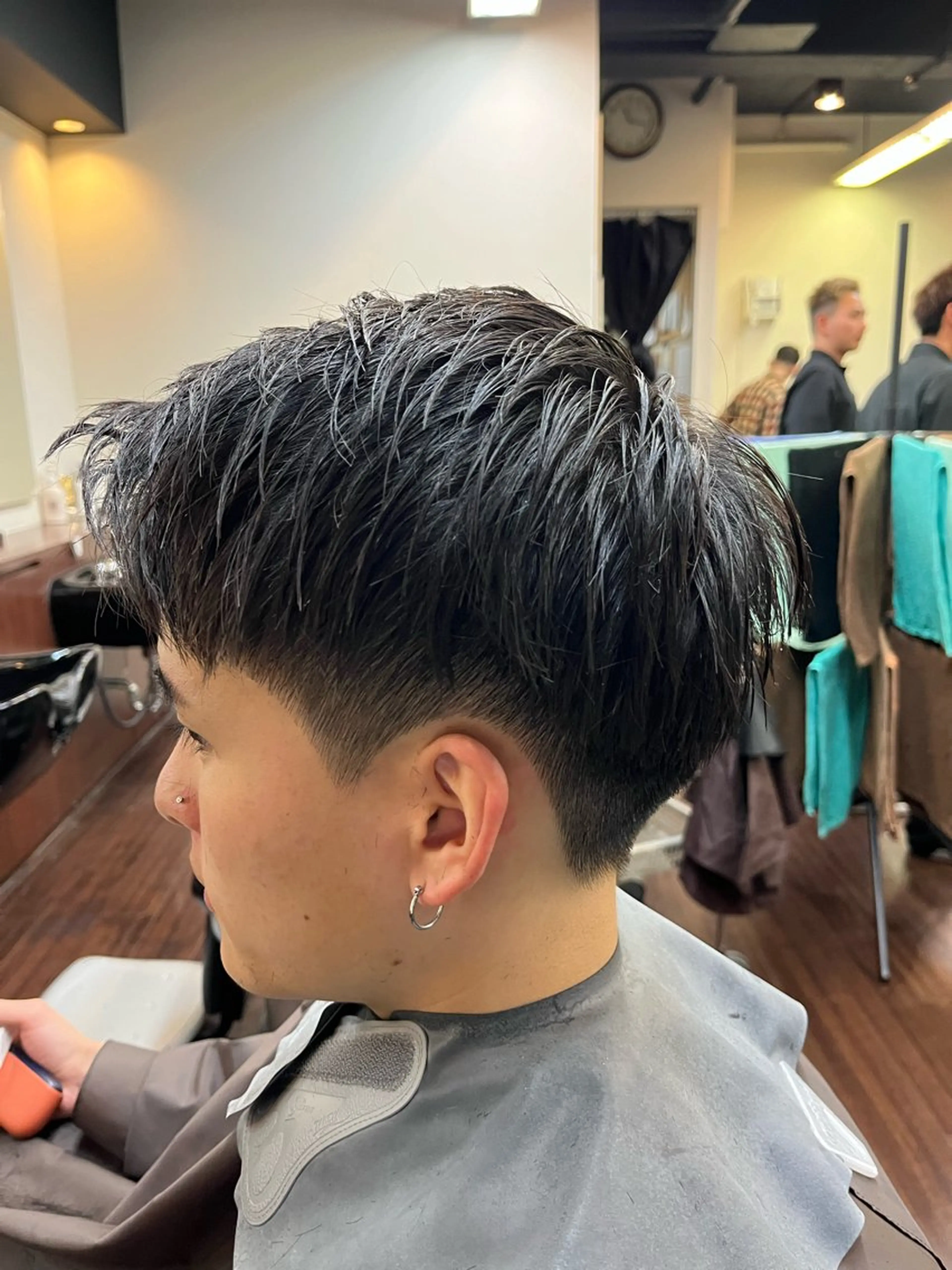 ショート メンズ アップバング ツーブロック カメオカ ダイゴのヘアスタイル