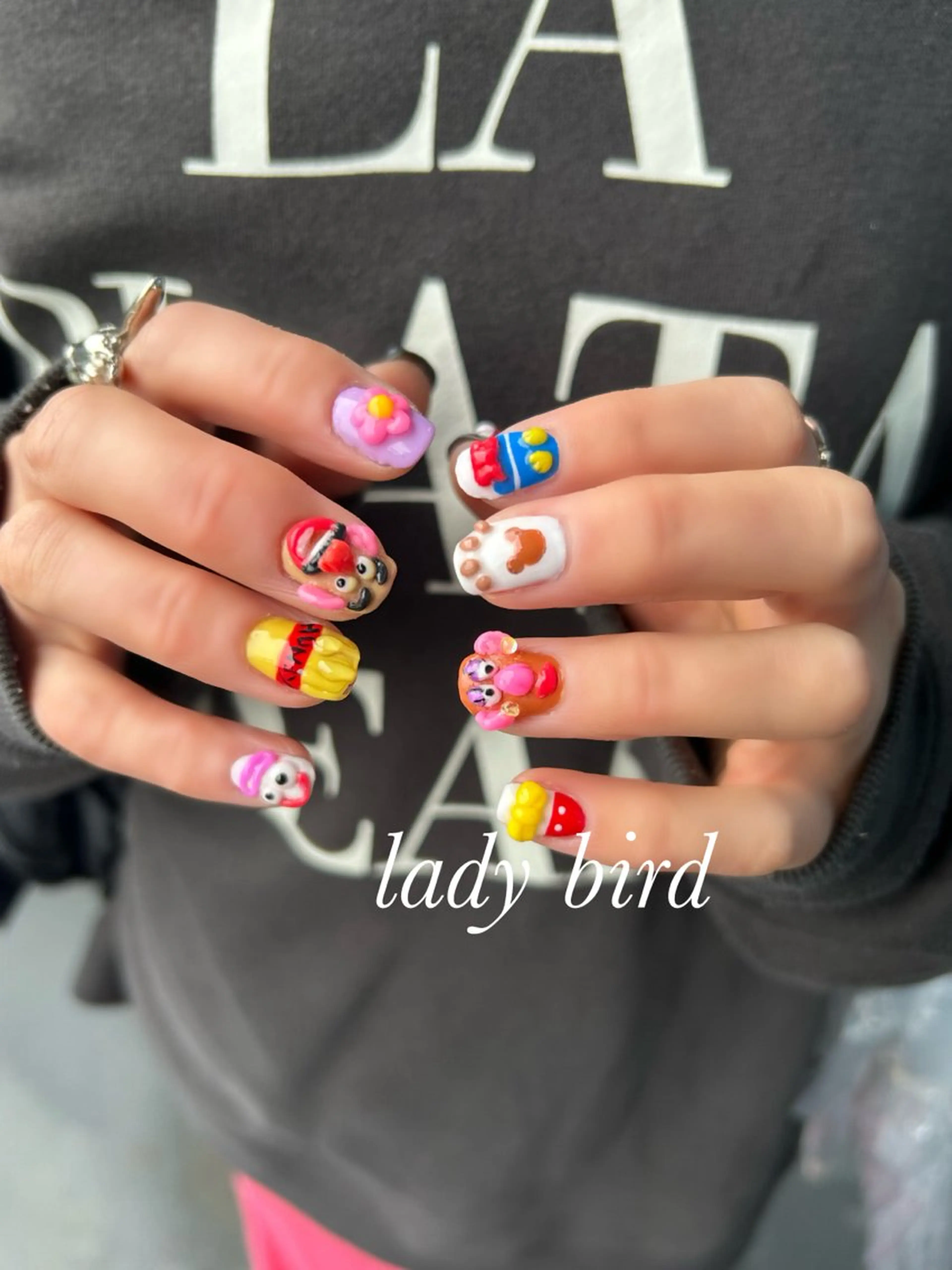ネイル ハンドネイル lady bird yoshieのネイルデザイン