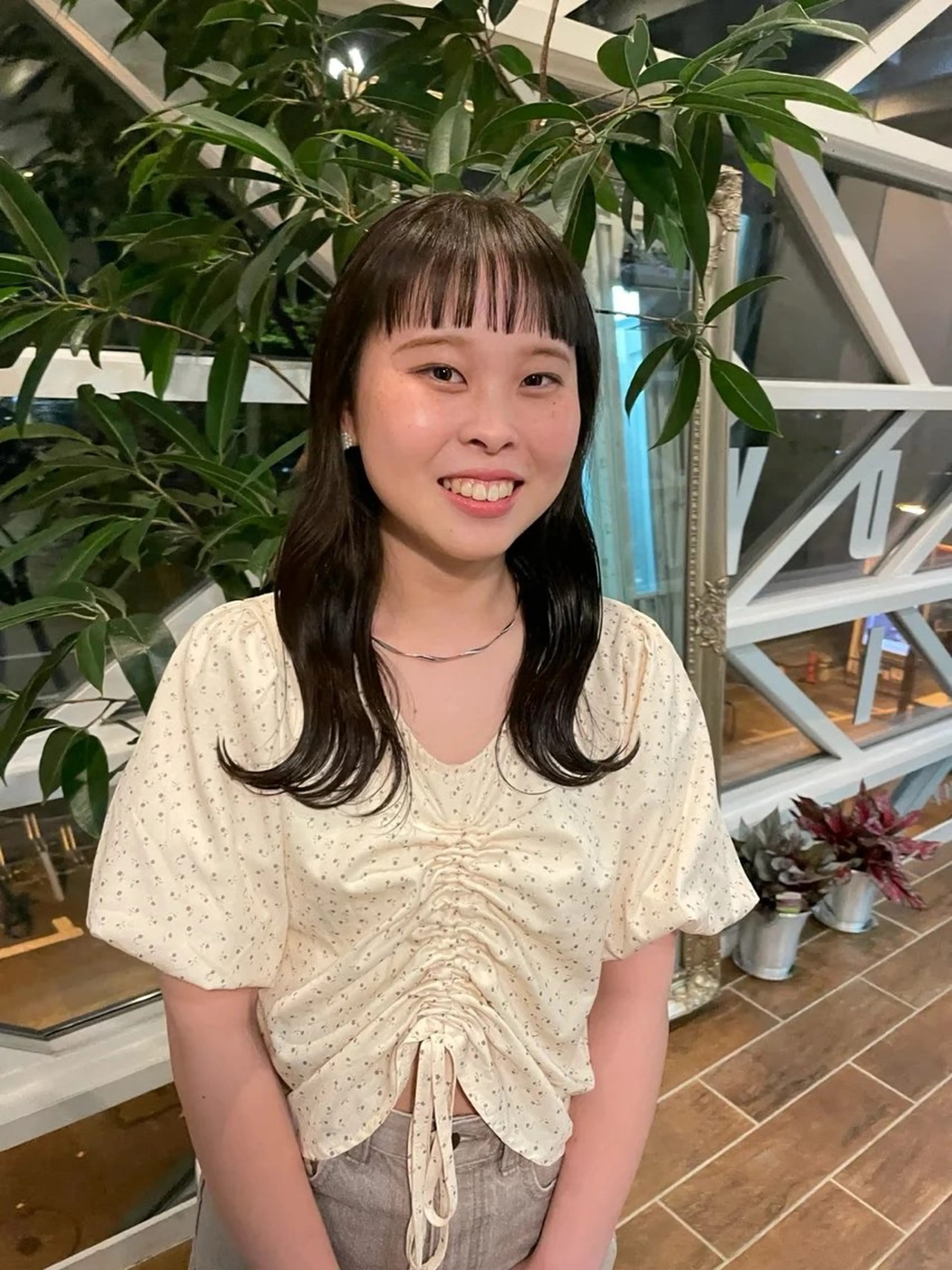 セミロング カラー ヘアカラー 西 優衣奈のヘアスタイル