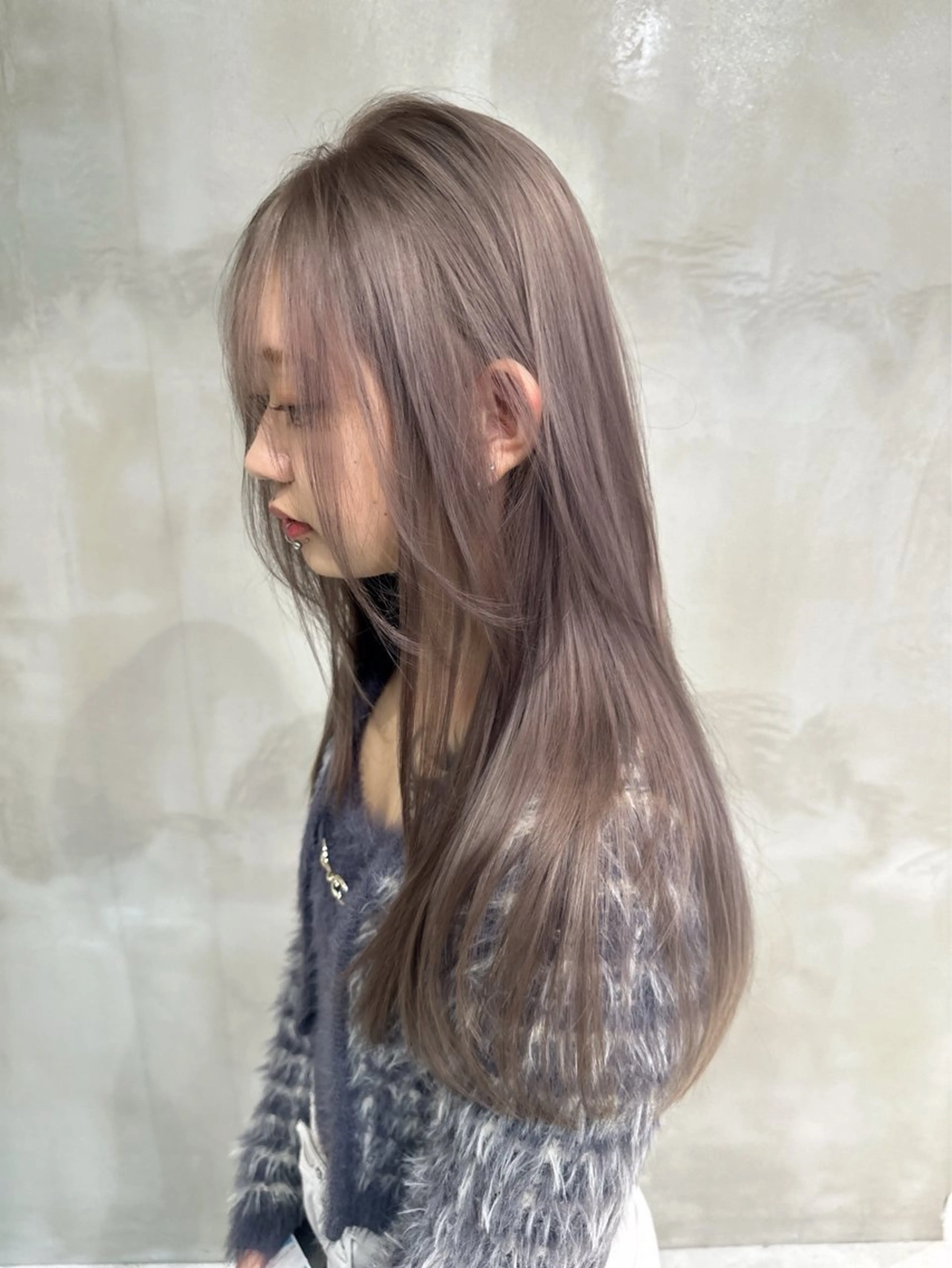 ロング カラー カット ヘアカラー トリートメント 韓国ヘア🇰🇷 透明感カラー🩶のヘアスタイル