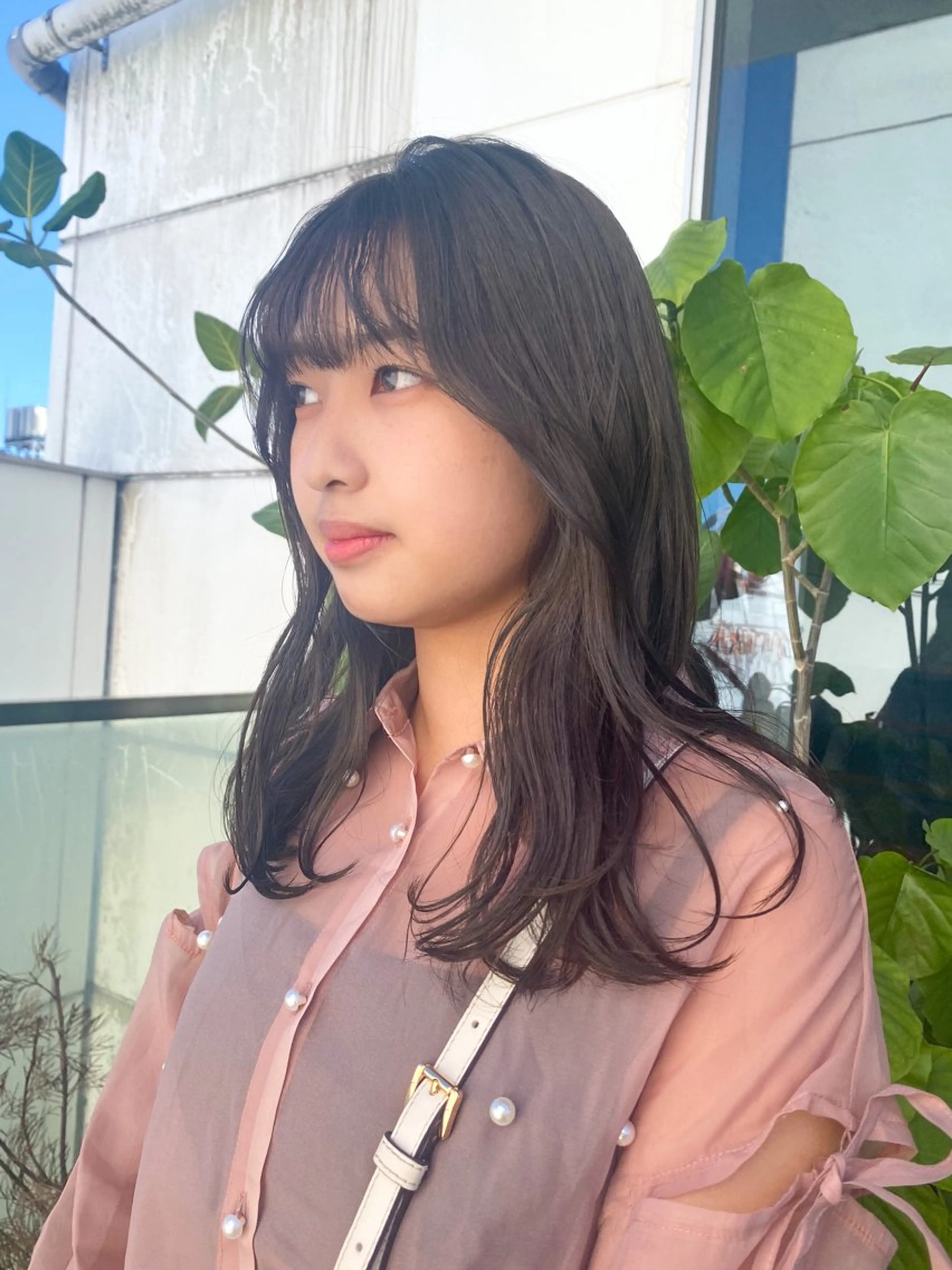 ミディアム カラー パーマ ヘアアレンジ ベージュカラー ブリーチ ブリーチなしカラー オリーブベージュ カット ヘアカラー トリートメント ヘッドスパ ヘアセット 押切 響 のヘアスタイル