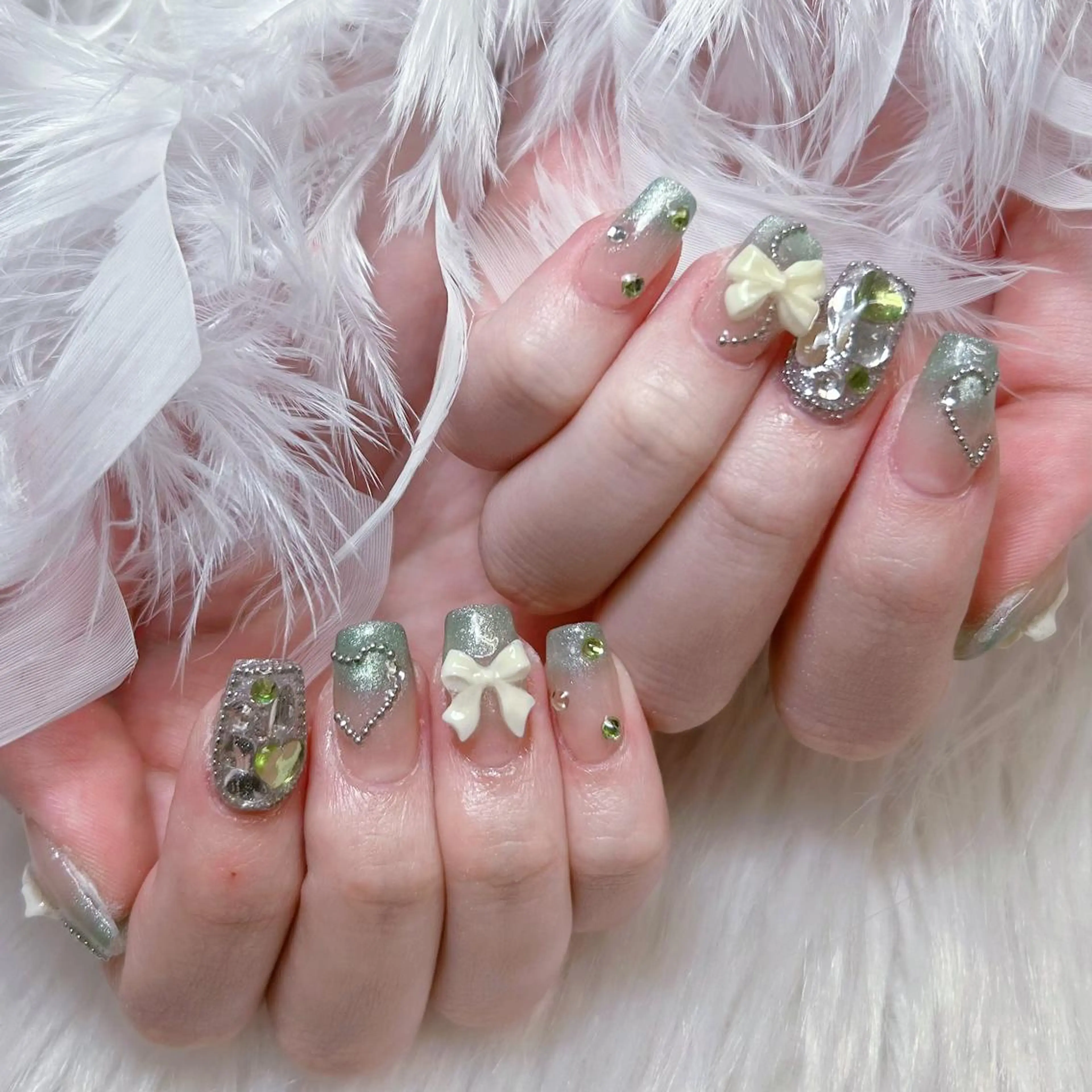 ネイル アートネイル オーロラネイル ガーリー キラキラネイル 韓国ネイル ハンドネイル DIAMOND Nail🥇のネイルデザイン