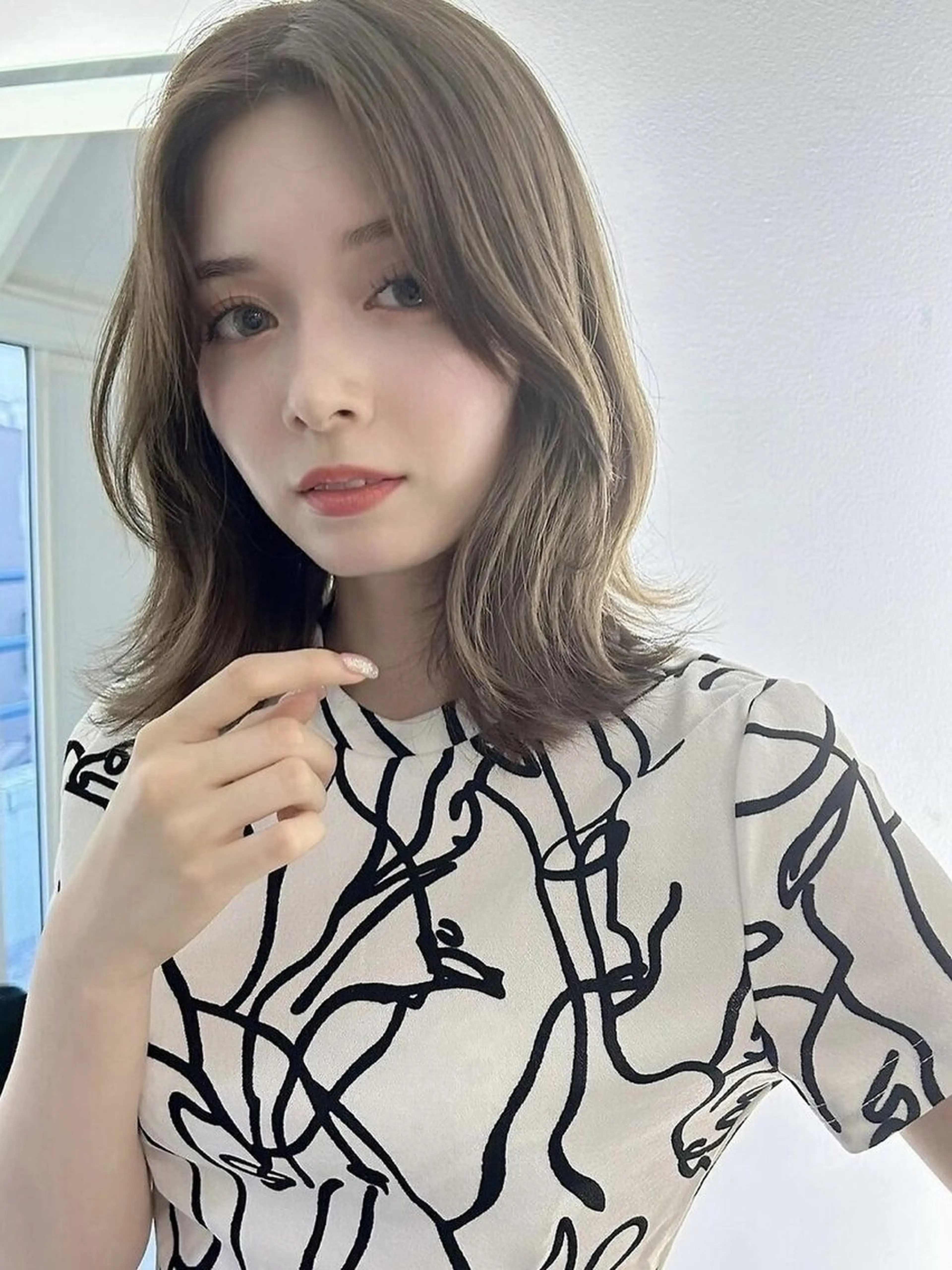 ミディアム 吉井 結唯のヘアスタイル