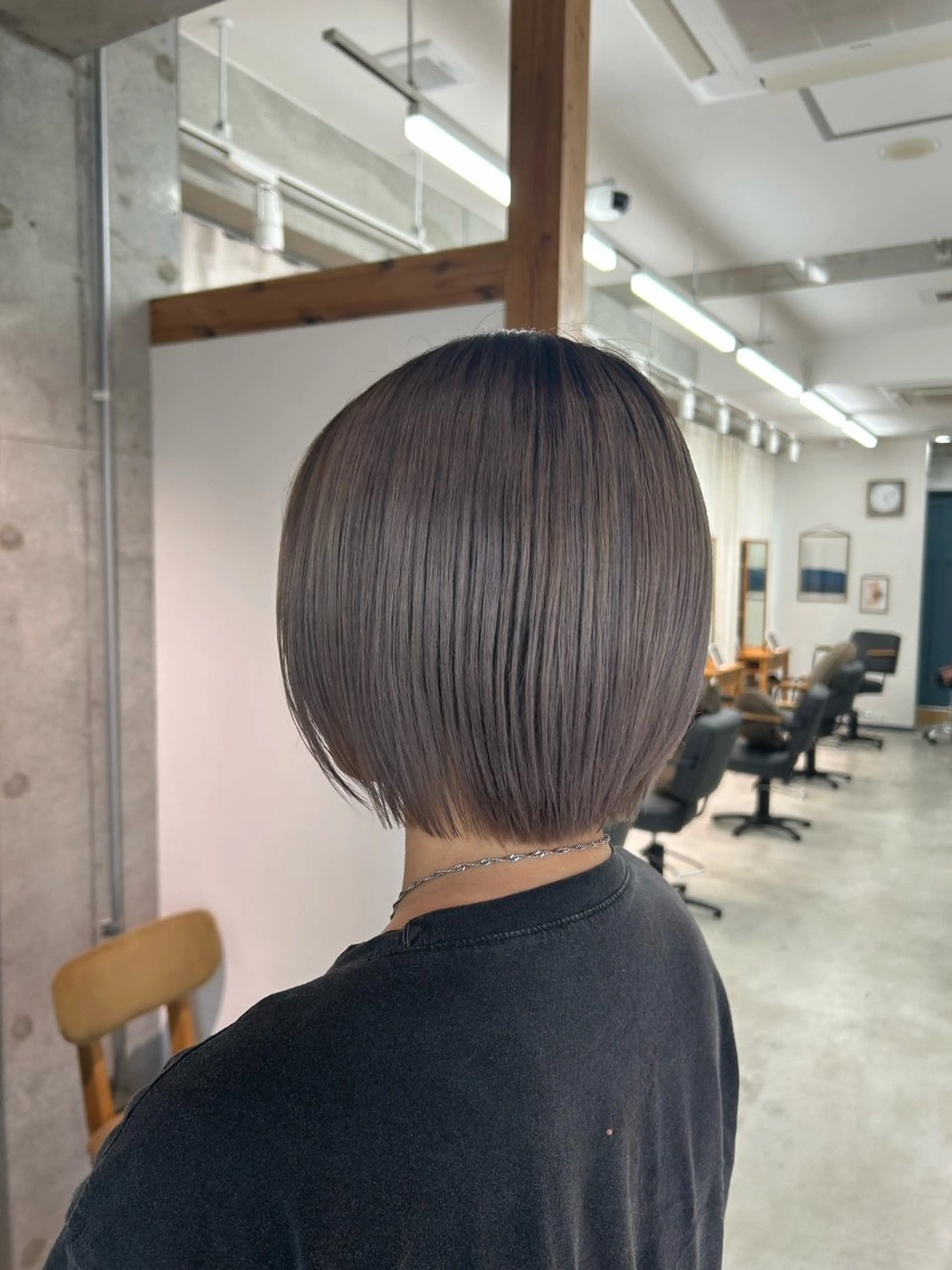 ショート カラー 関 柚花子のヘアスタイル