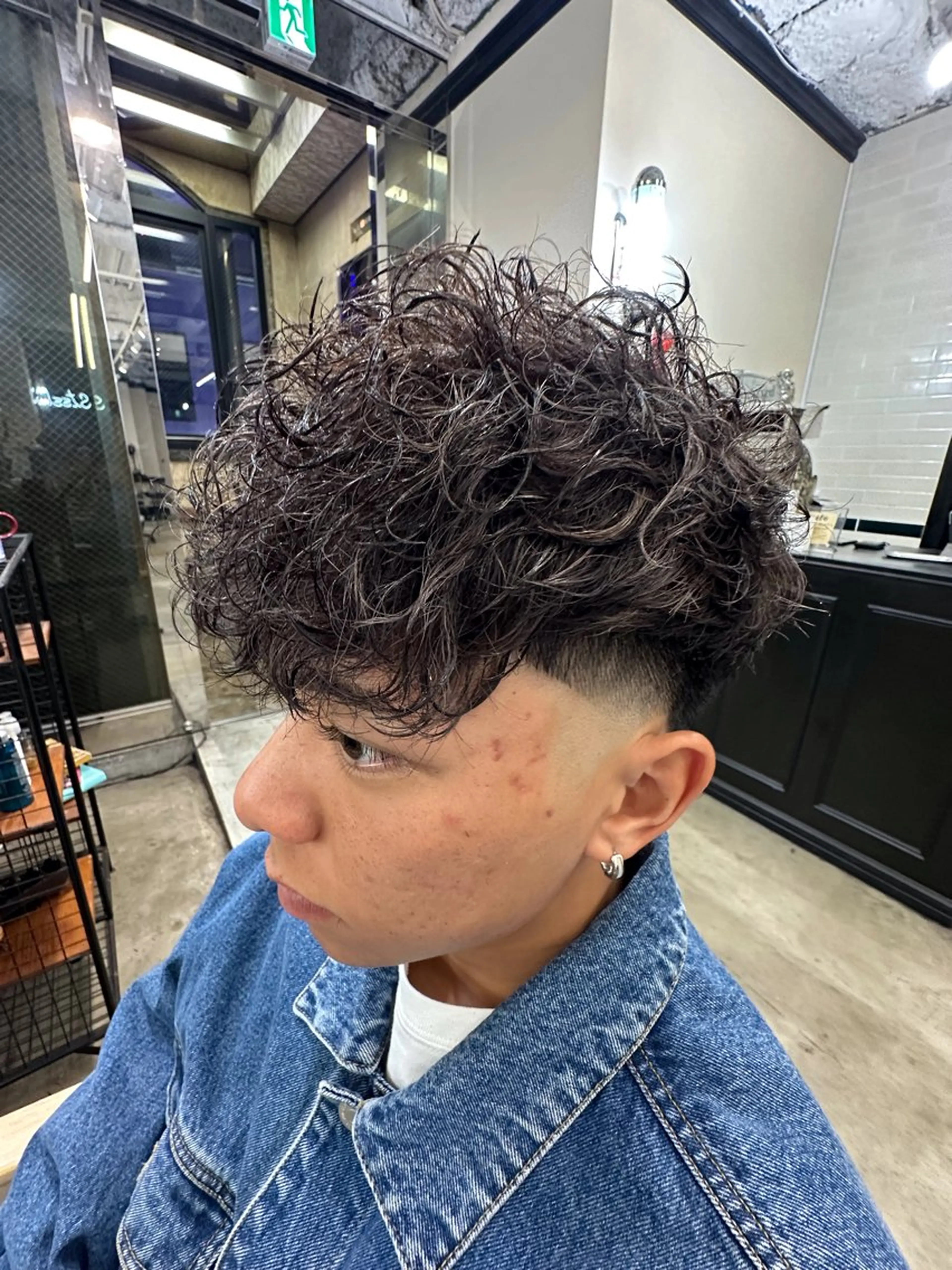 ミディアム パーマ メンズ スペインカール カット ヘアカラー トリートメント lana hair 新宿/髪質改善のヘアスタイル