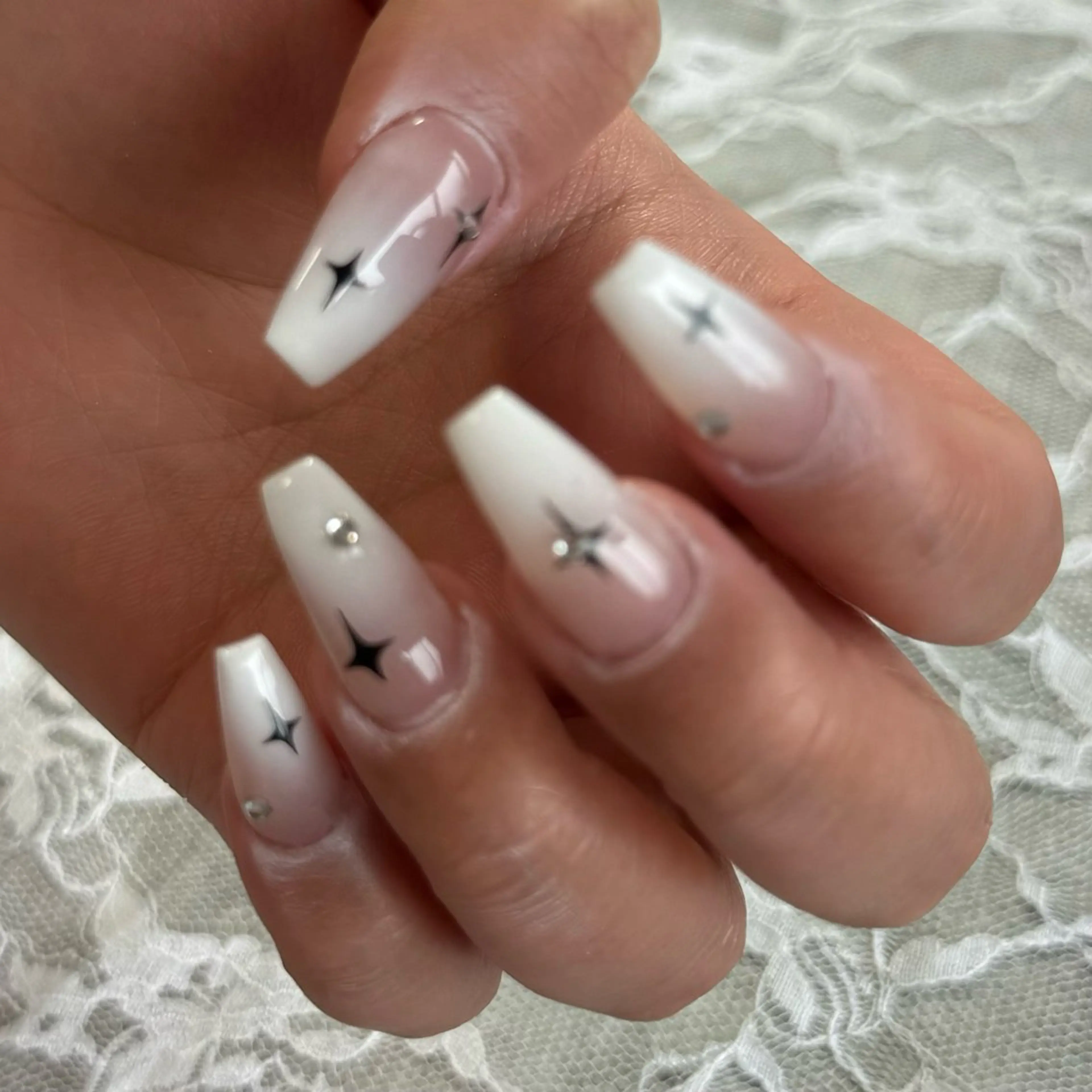 ネイル ハンドネイル Noir Haatoのネイルデザイン