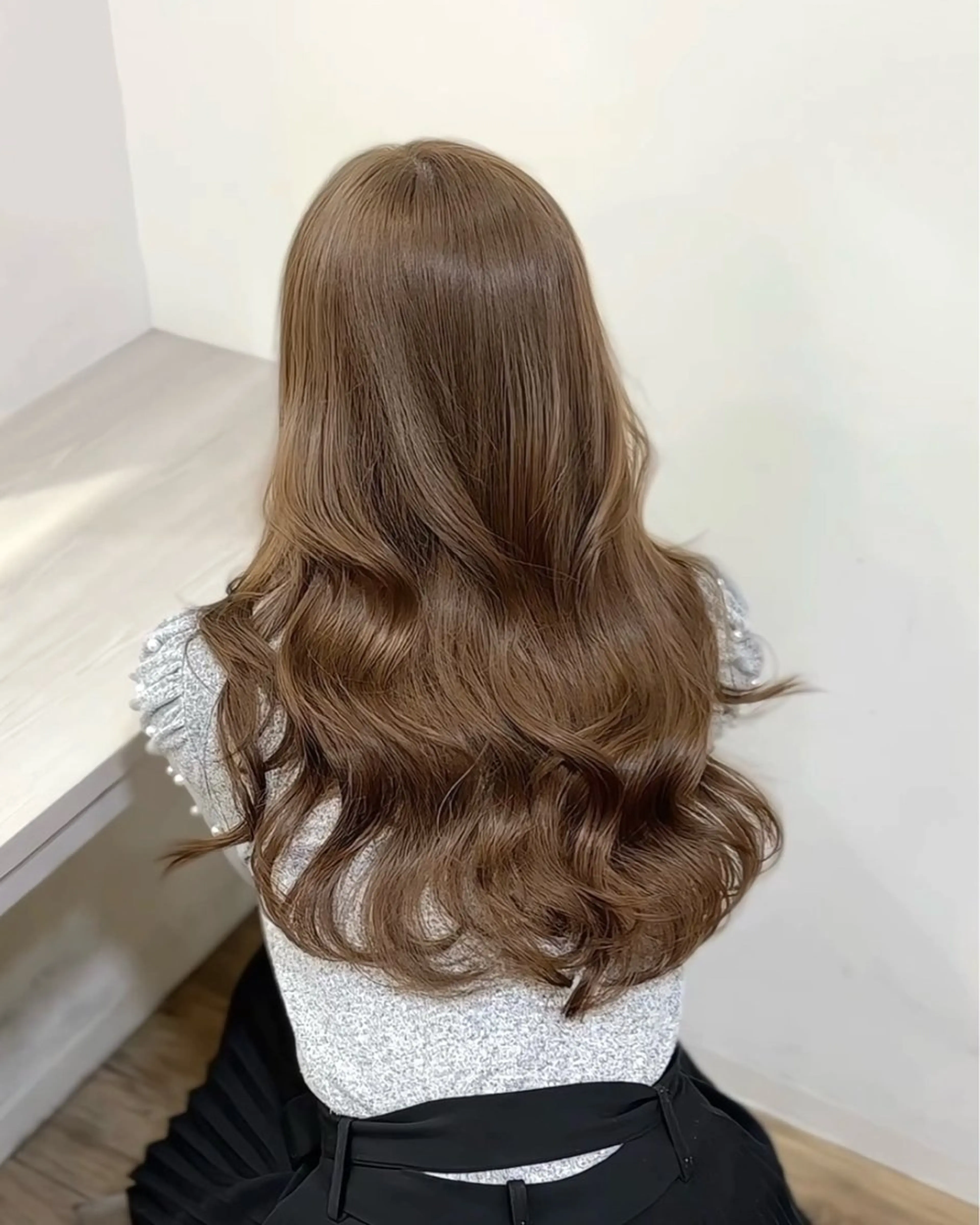 ロング カラー ベージュカラー ブリーチ ダブルカラー グレージュ ラベンダーカラー ioe 茶屋町のヘアスタイル