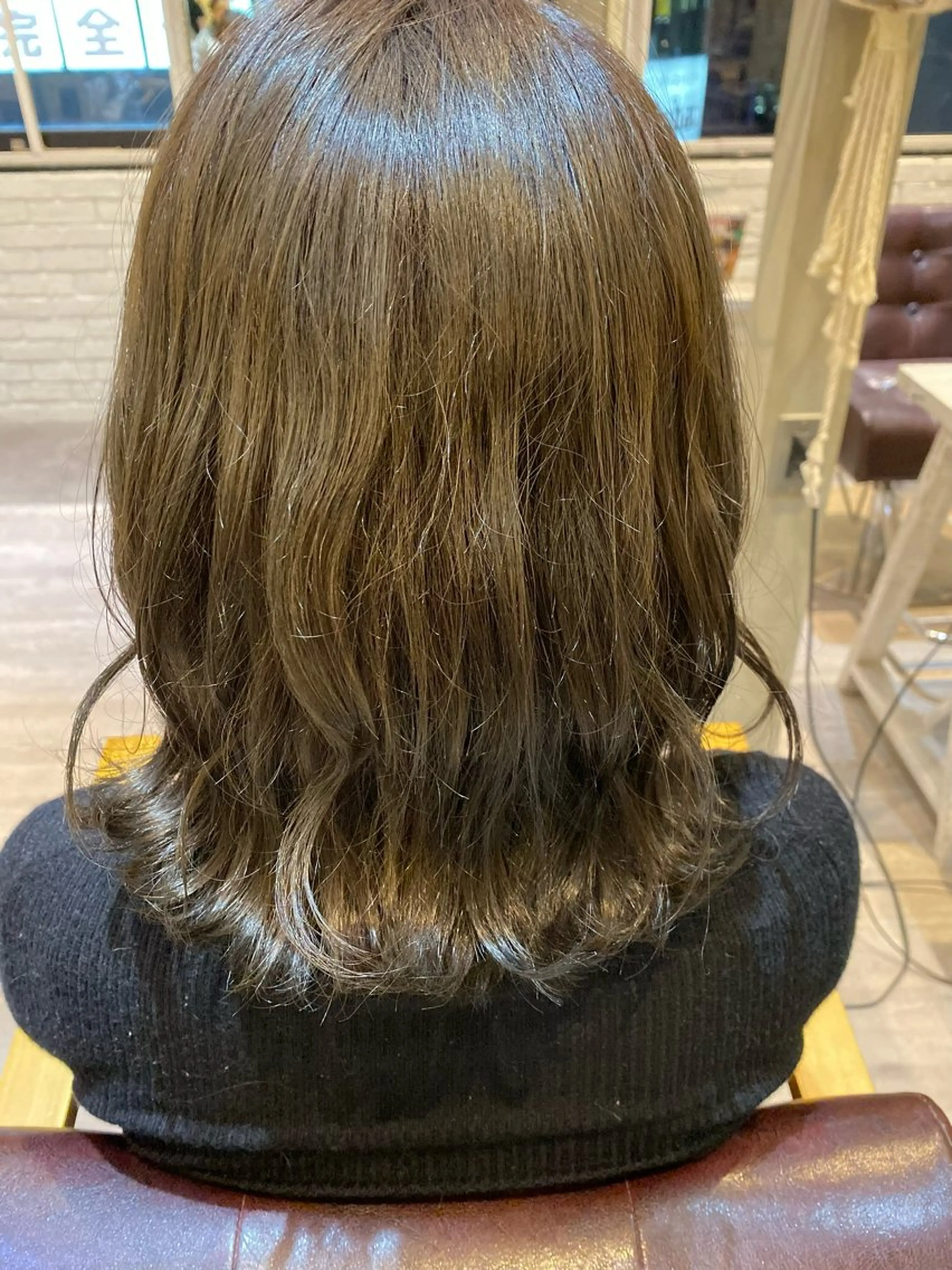 ミディアム カラー AUBE hair ales福岡平尾店所属・塚本 昂のヘアスタイル
