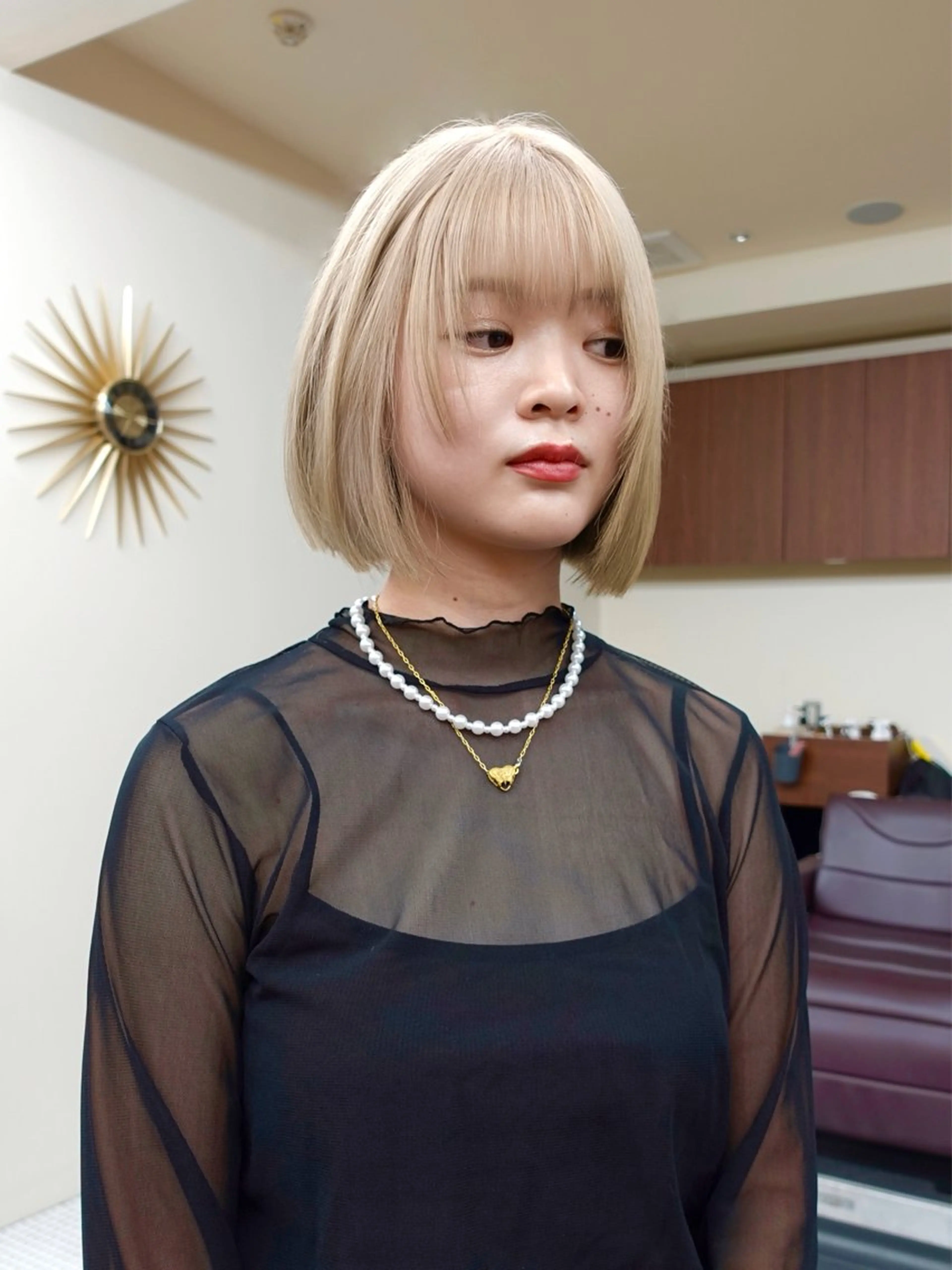 ショート カラー ブリーチ ケアブリーチ ダブルカラー ハイトーンカラー ボブ ニュアンスレイヤー ハイトーンカラーのヘアスタイル