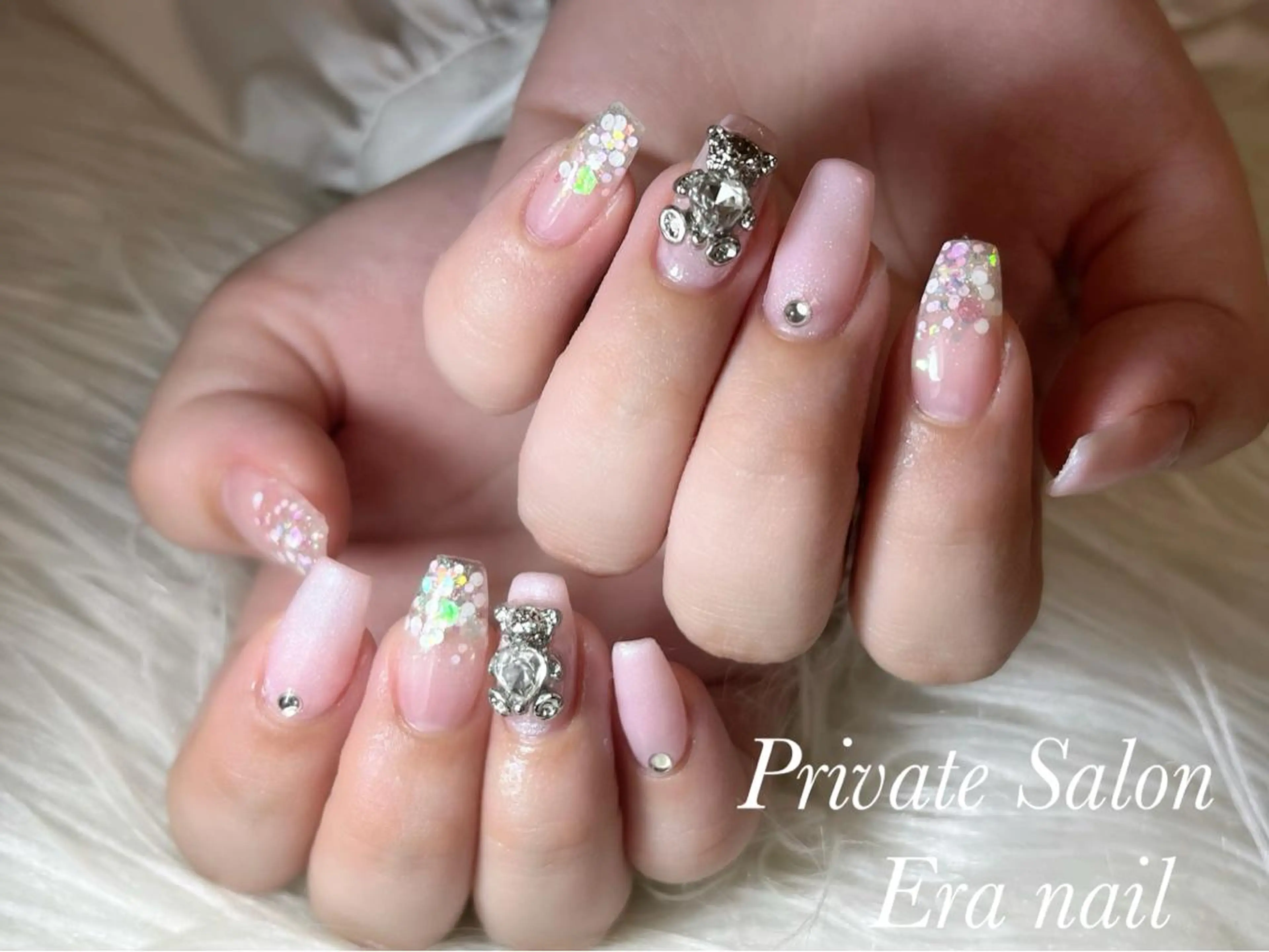 ネイル グラデーション ラメ(グリッター) ラメグラデーション ワンカラーネイル ハンドネイル Era nailのネイルデザイン