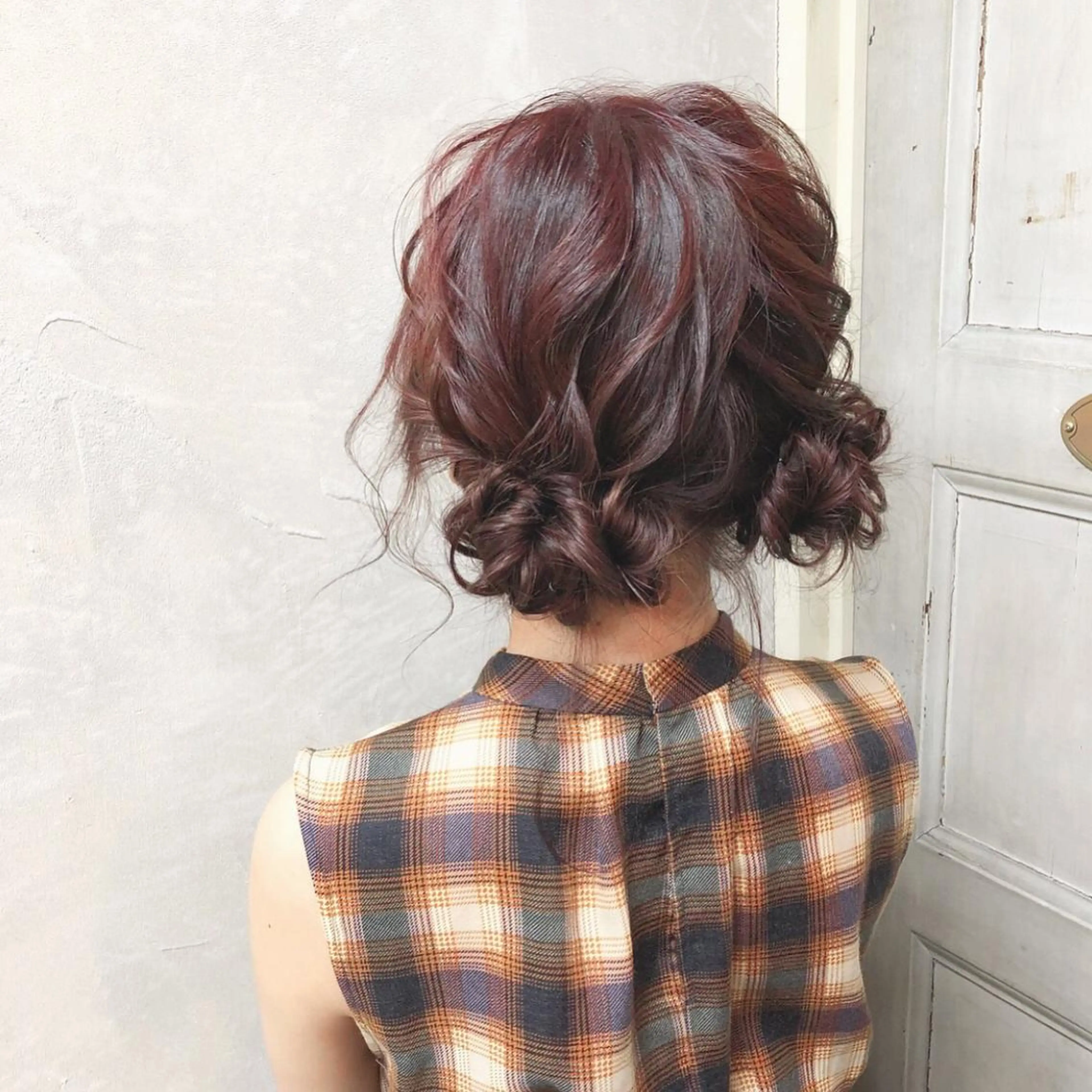 ミディアム カラー ヘアアレンジ お団子ヘア autre所属・大久保 ひでなりのヘアスタイル