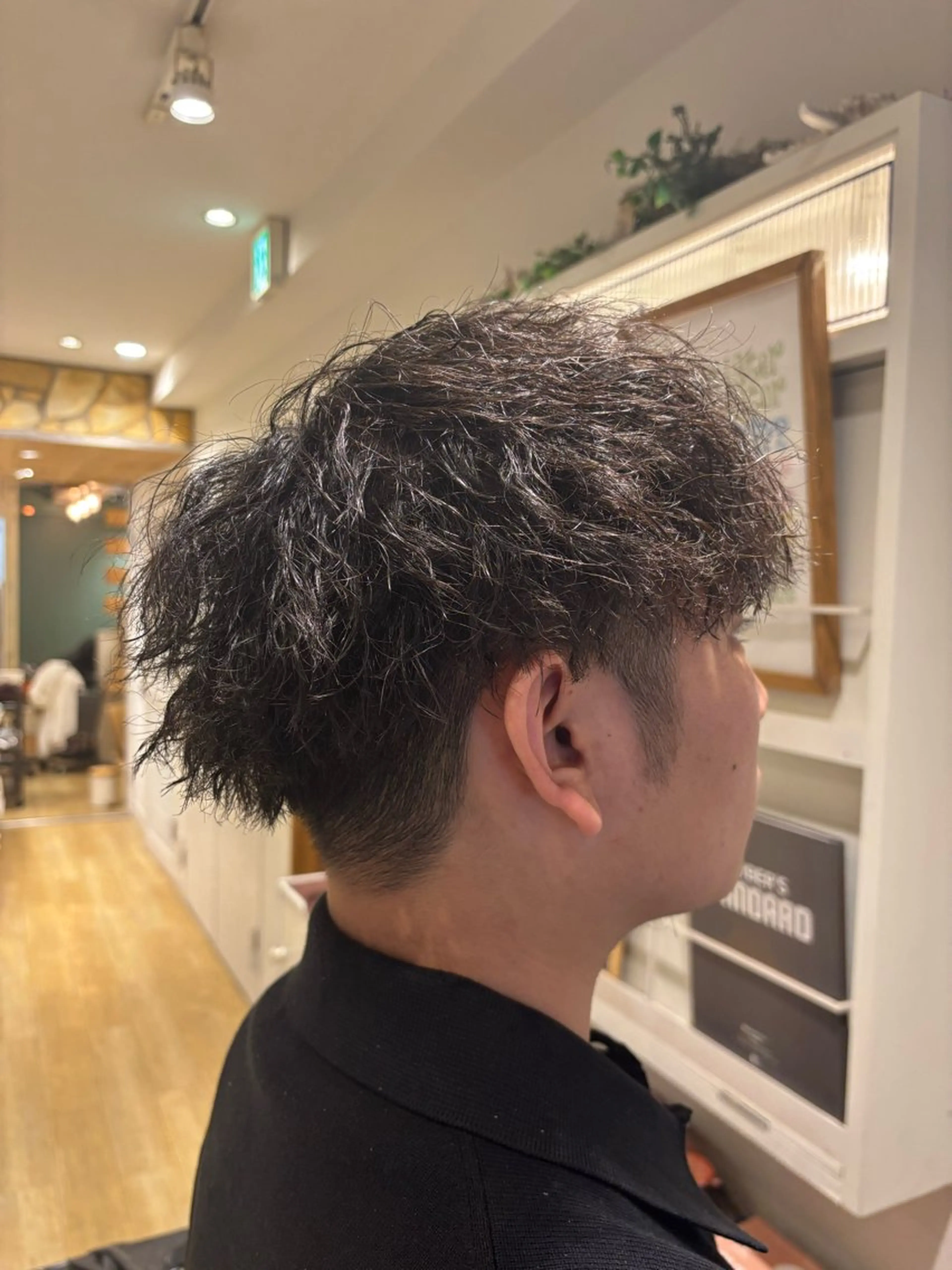 ショート パーマ ヘアアレンジ メンズ カット パーマ 新宿　副店長 新井彩斗のヘアスタイル