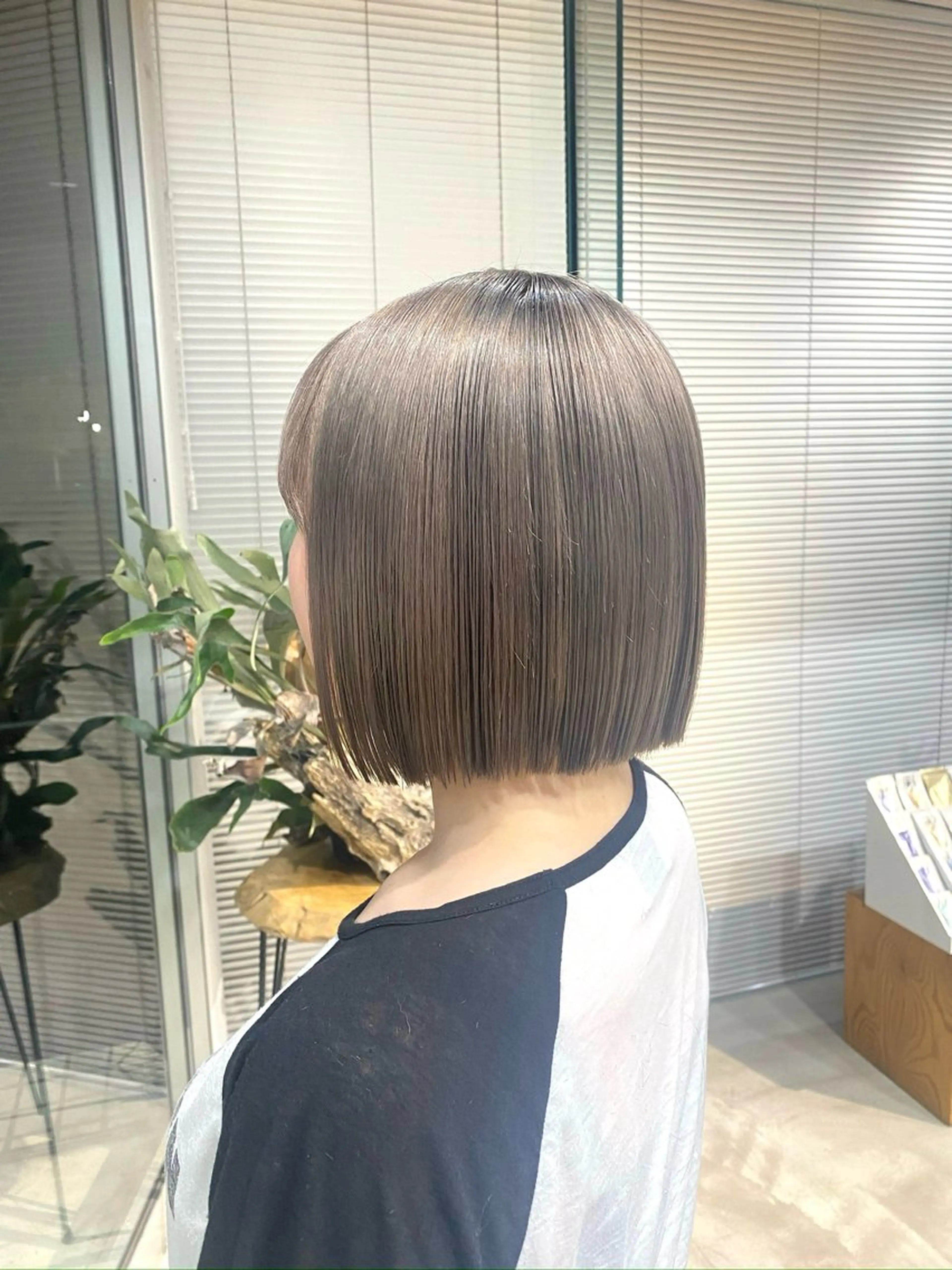 ショート U hinaのヘアスタイル