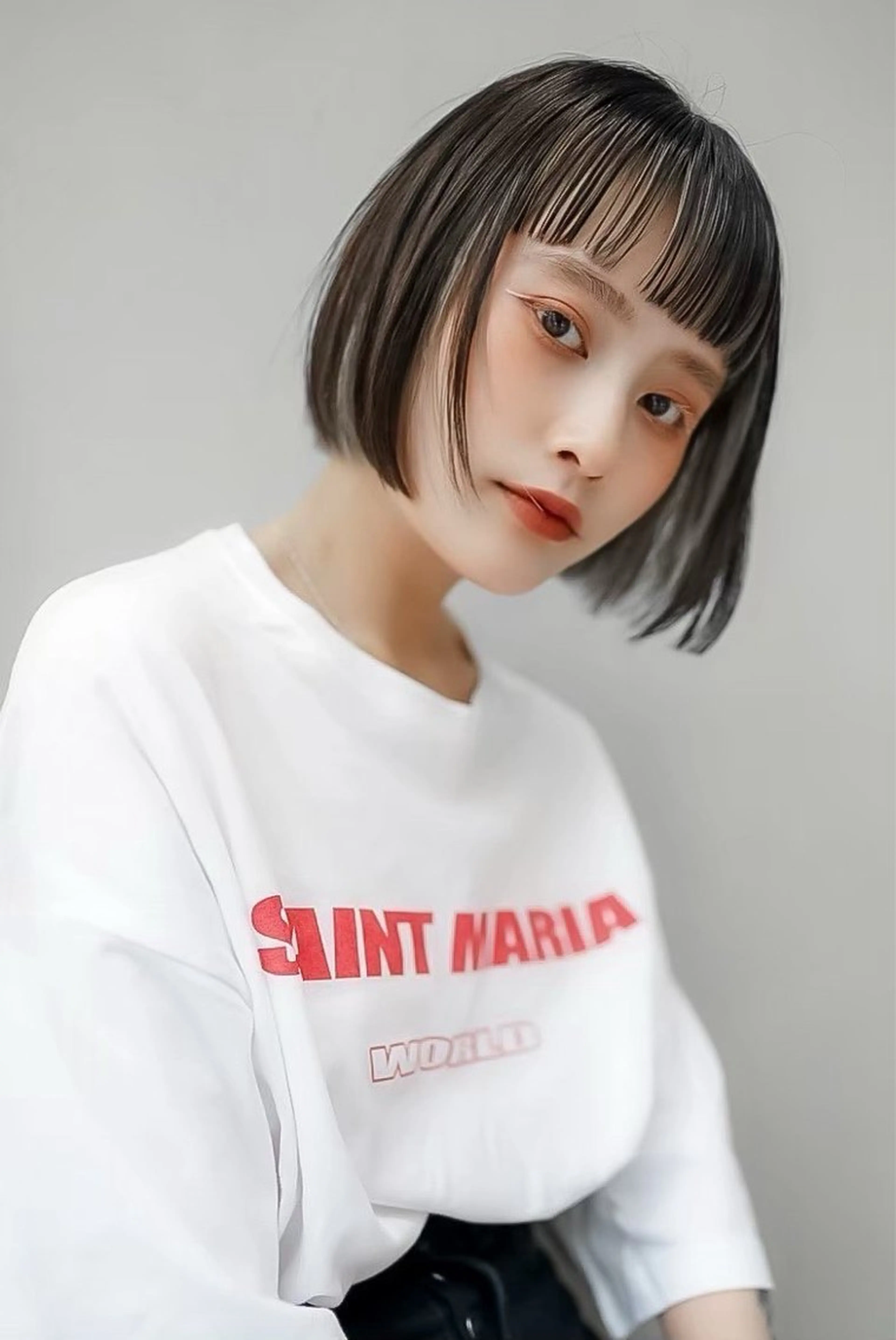 ミディアム カラー MISAKI🪐 縮毛矯正のヘアスタイル