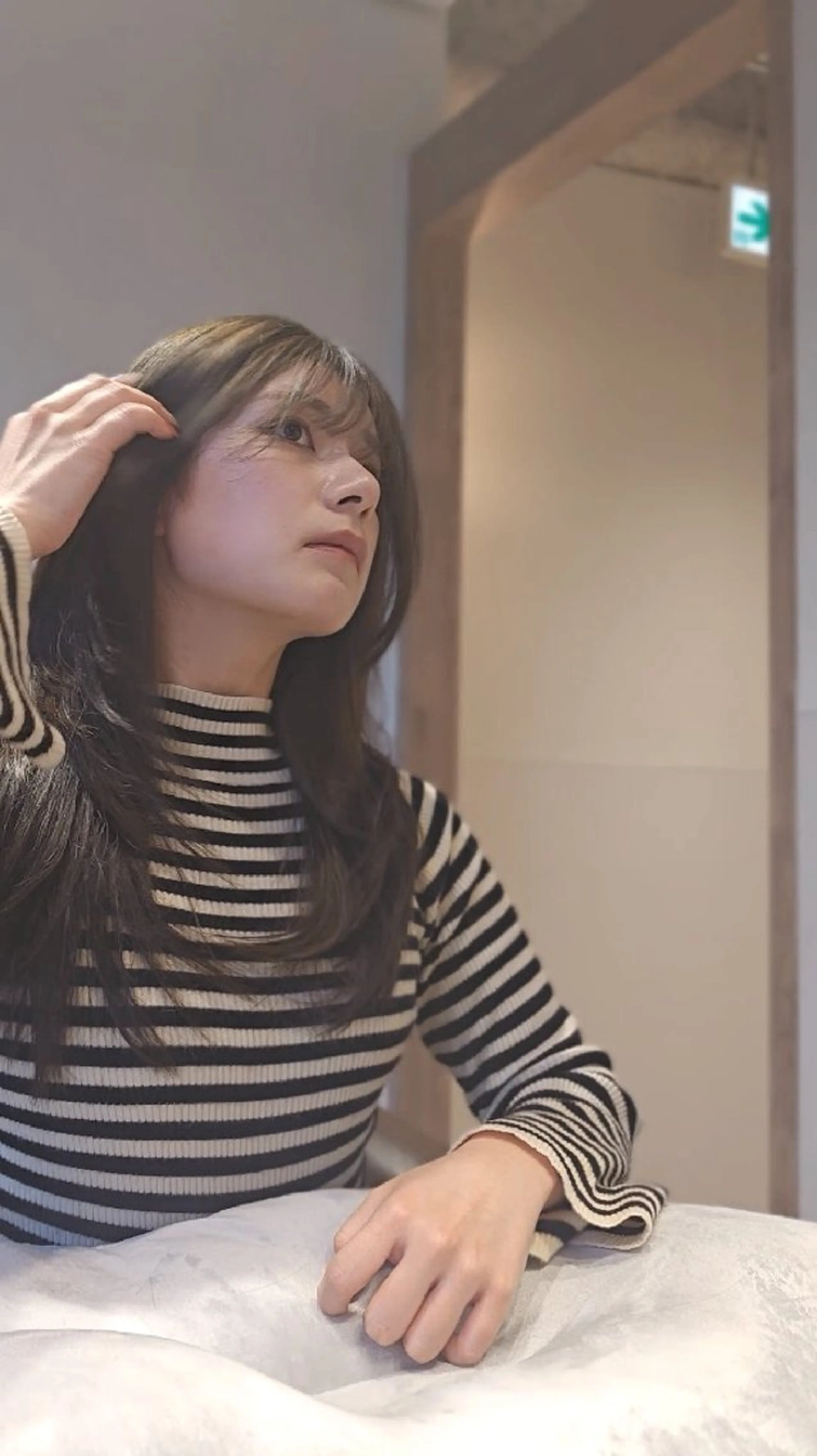 カラー セミロング ベージュカラー オリーブベージュ 顔まわりレイヤー 韓国風ヘア レイヤーカット カット ヘアカラー トリートメント サロウィン　神戸三宮店所属・三宮No.1ブリーチ 無しカラー/杉山太貴のヘアスタイル