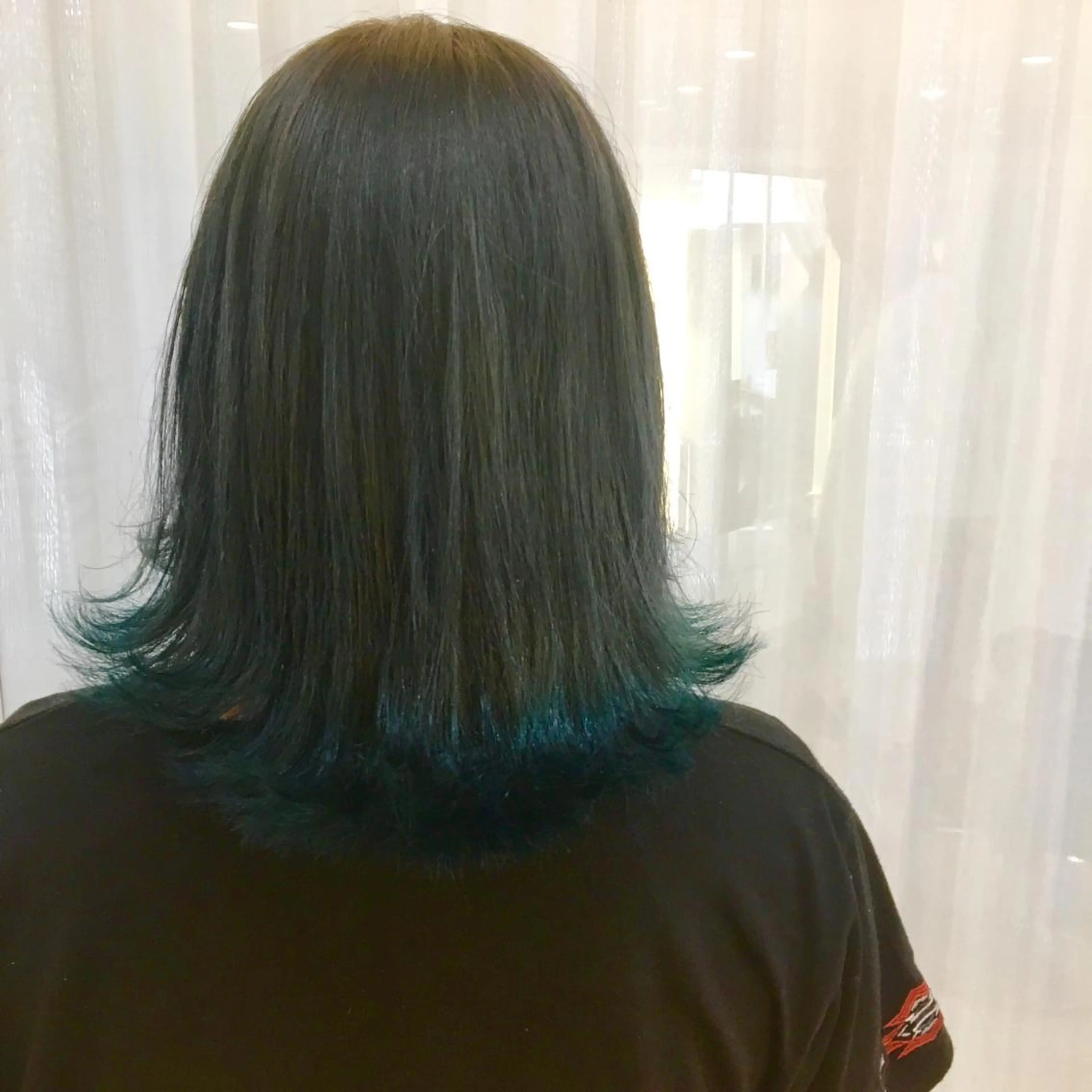 ミディアム カラー ブルーカラー ヘアケア・頭皮ケア デザインカラー/中田のヘアスタイル