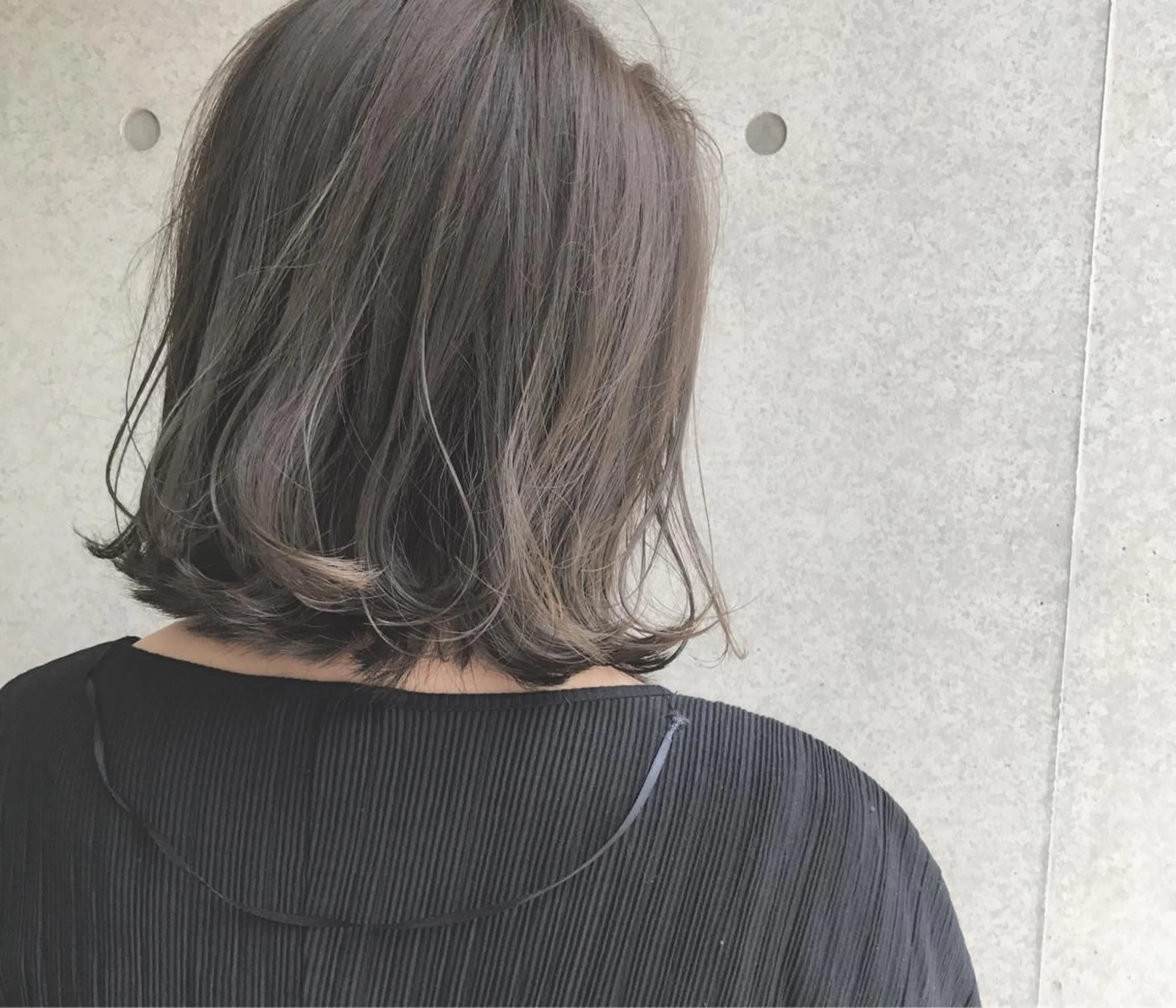 ミディアム カラー ヤスドミ ケイスケのヘアスタイル
