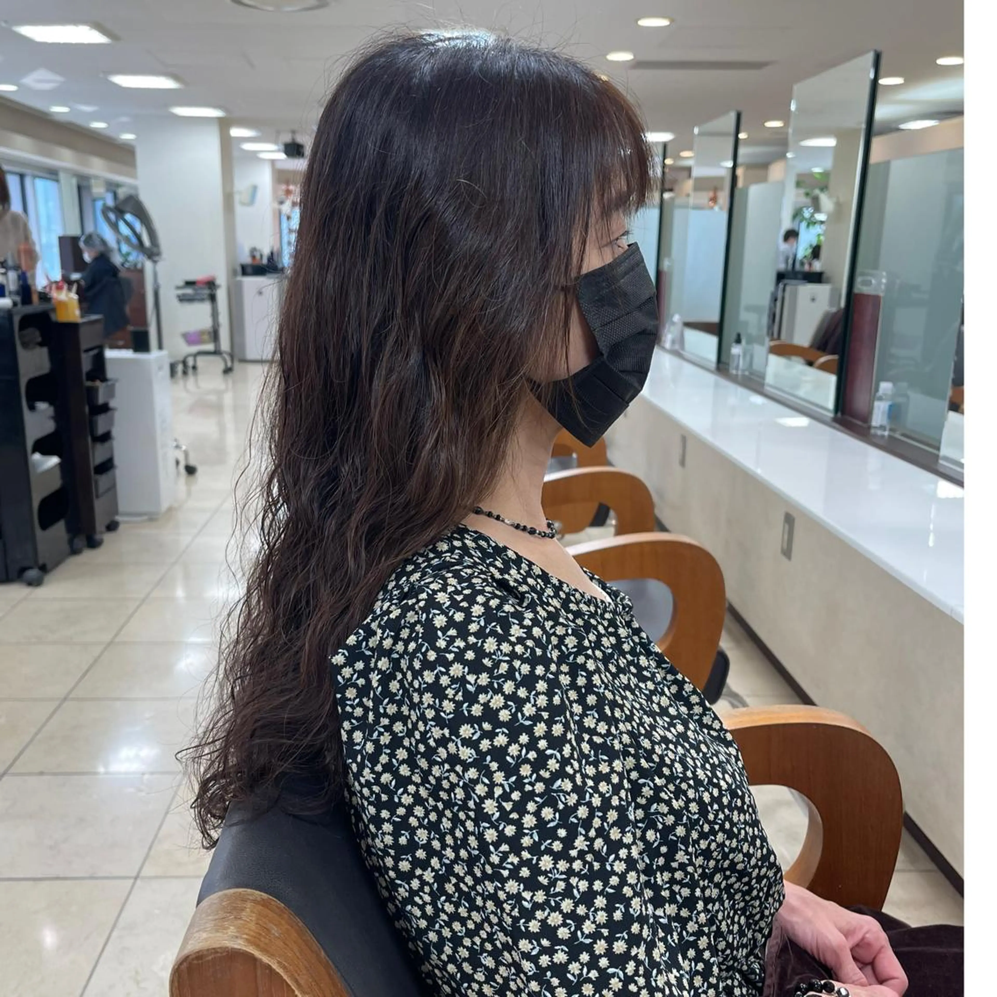 ロング パーマ ロング ラカリテ所属・渋谷 りなのヘアスタイル