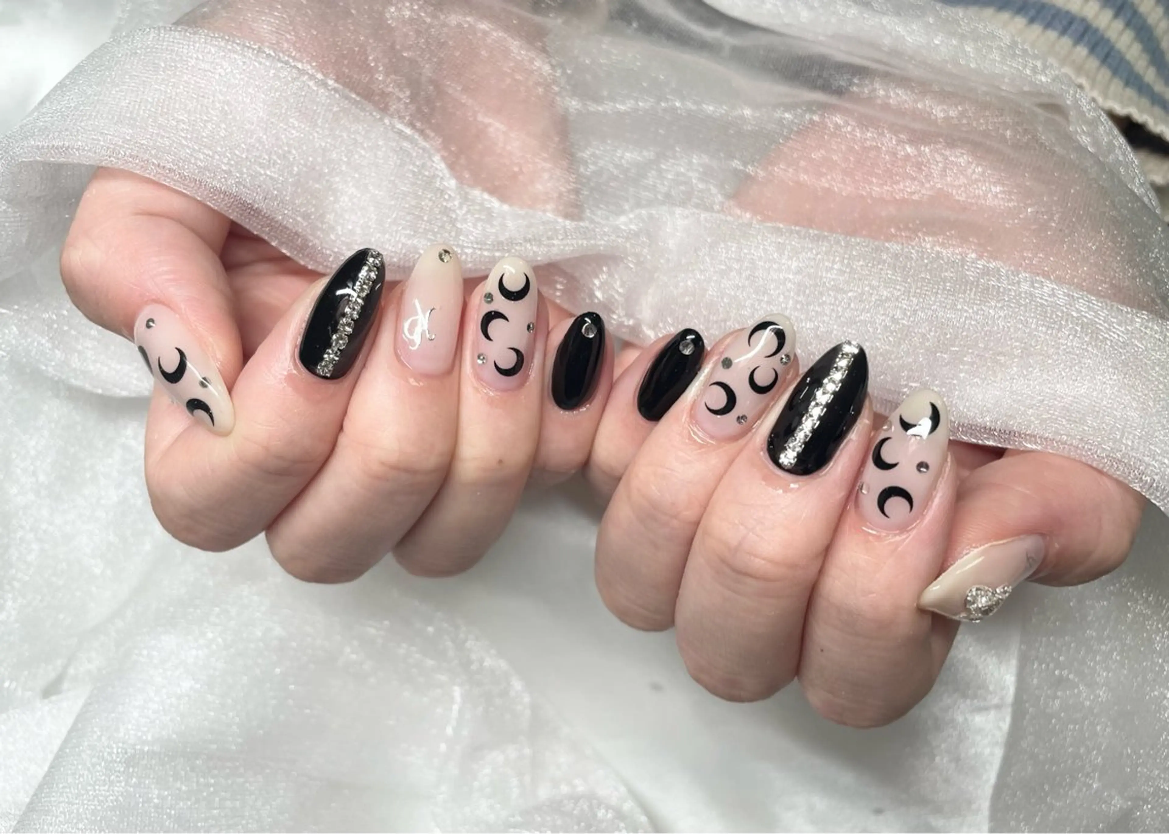 ネイル ハンドネイル Roi〈ロワ〉 Minakoのネイルデザイン